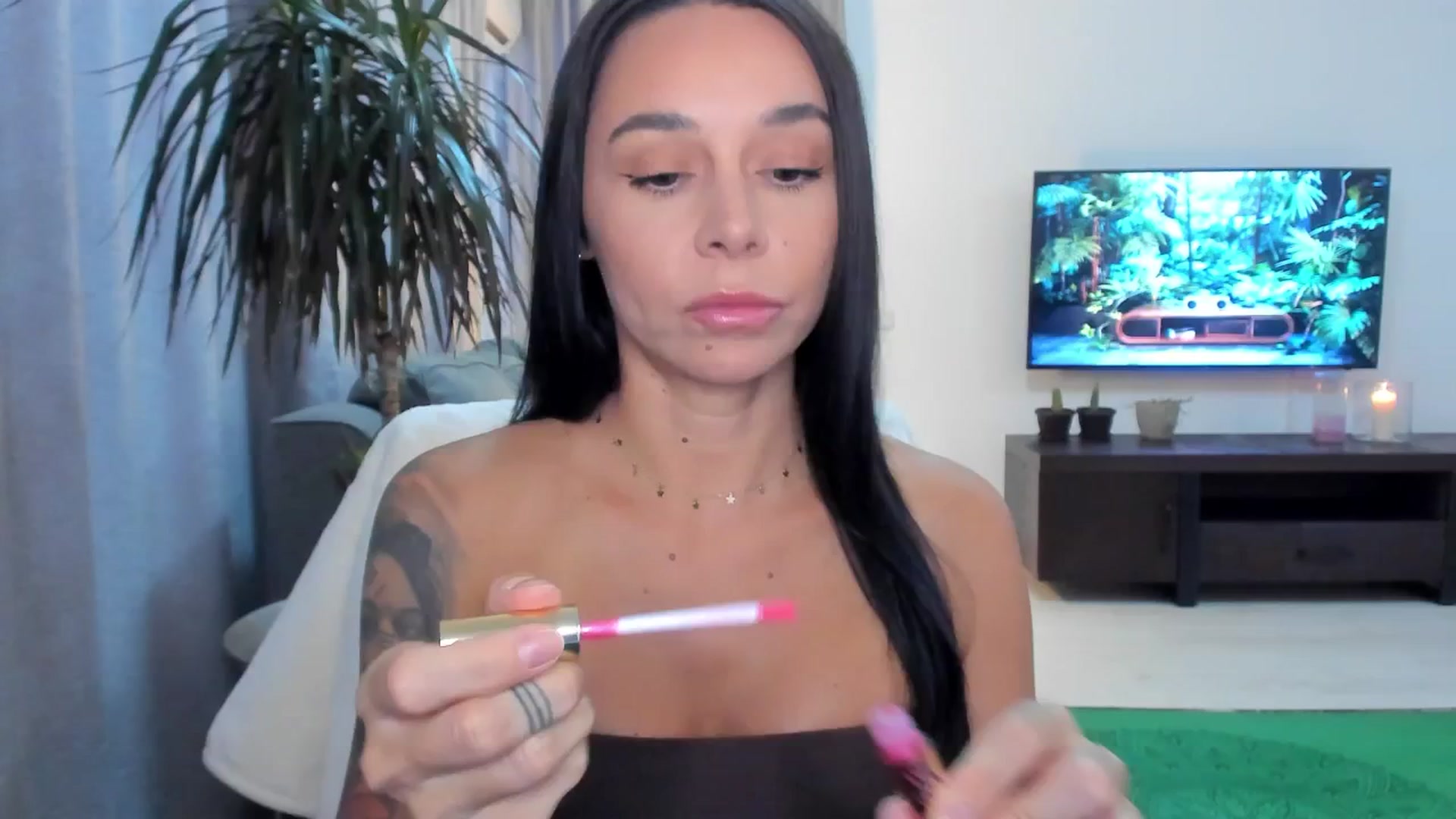 Gallery image thumbnail from beatricebae's myfreecams stream on, 08/02/2025, 18:18 image 1 of 20