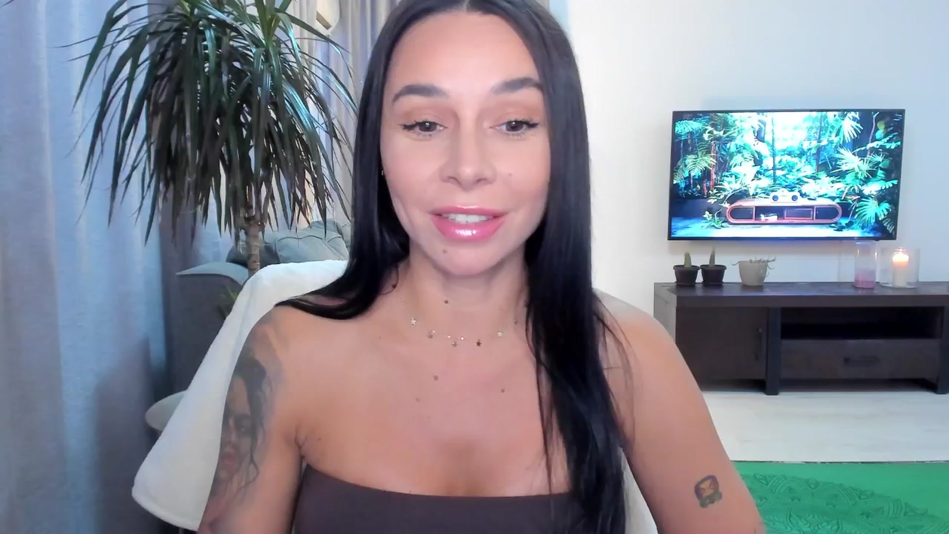 Gallery image thumbnail from beatricebae's myfreecams stream on, 08/02/2025, 18:18 image 2 of 20