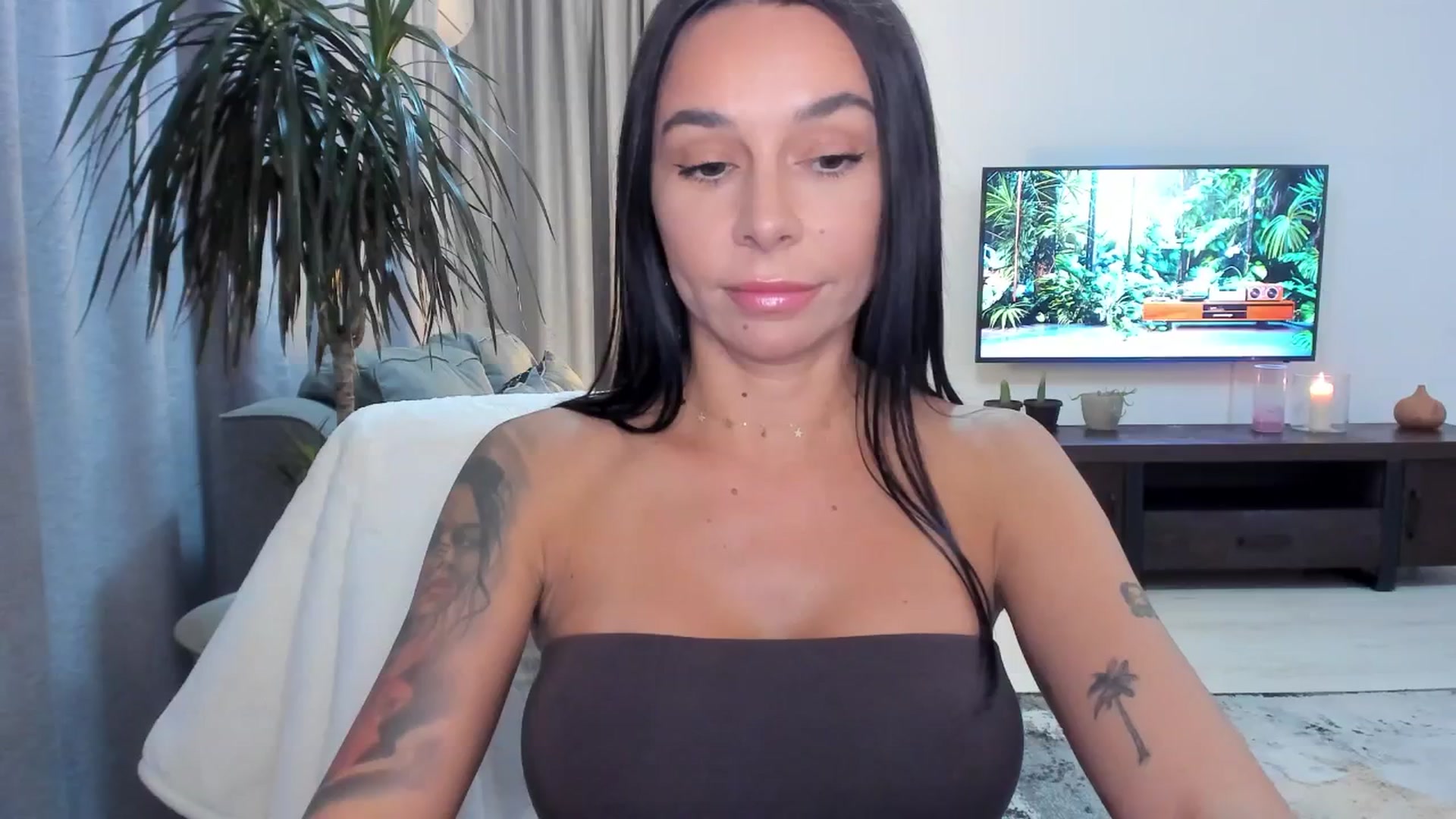 Gallery image thumbnail from beatricebae's myfreecams stream on, 08/02/2025, 18:18 image 14 of 20