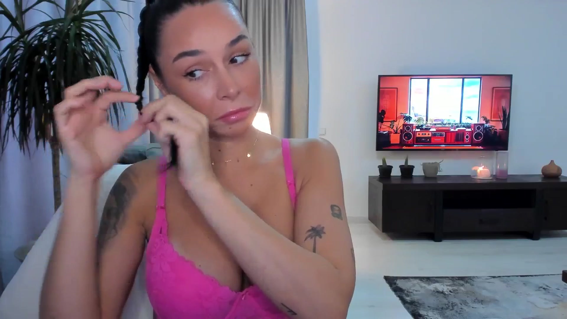 Gallery image thumbnail from beatricebae's myfreecams stream on, 08/10/2025, 14:18 image 9 of 20