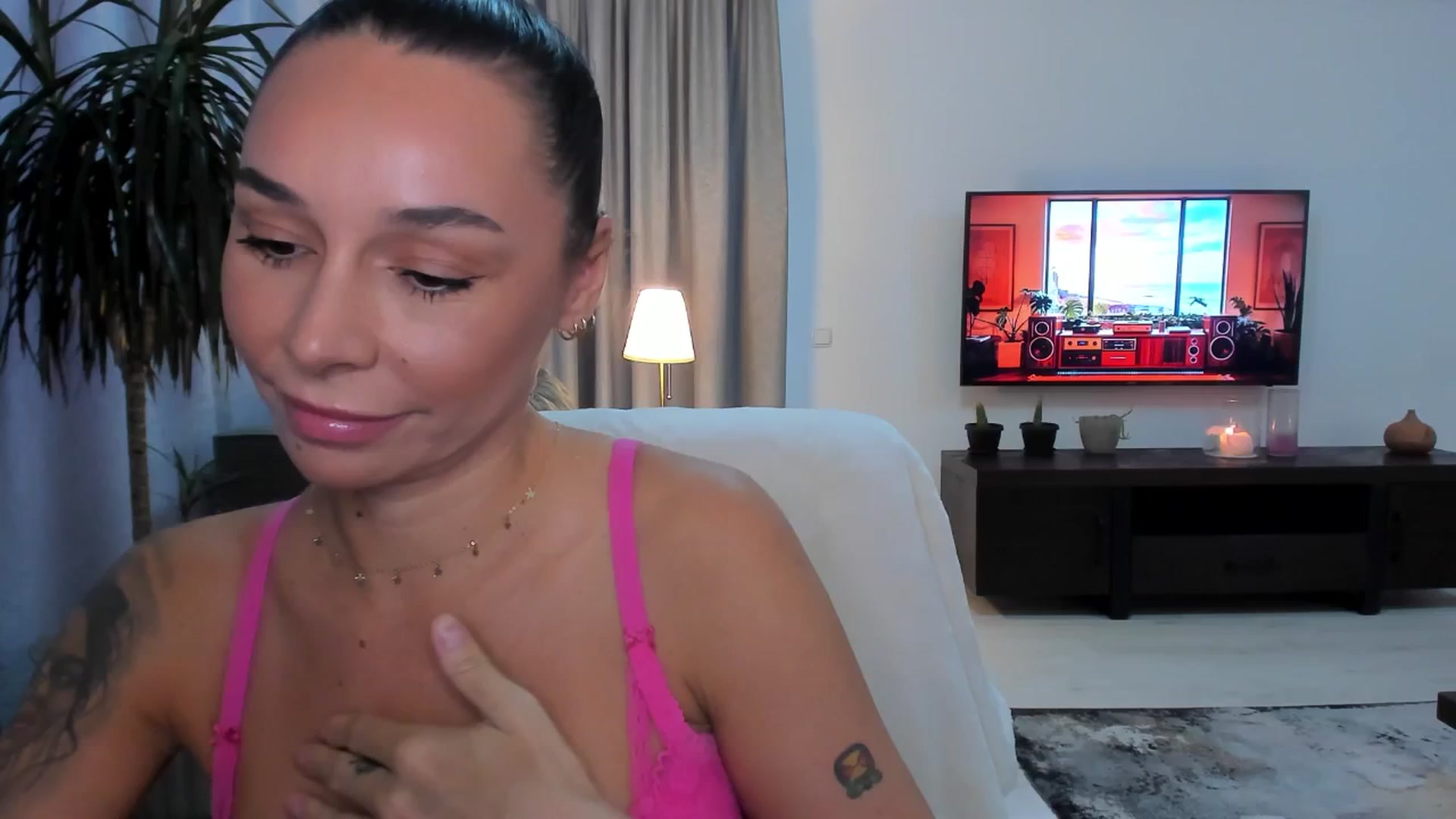 Gallery image thumbnail from beatricebae's myfreecams stream on, 08/10/2025, 14:54 image 9 of 20
