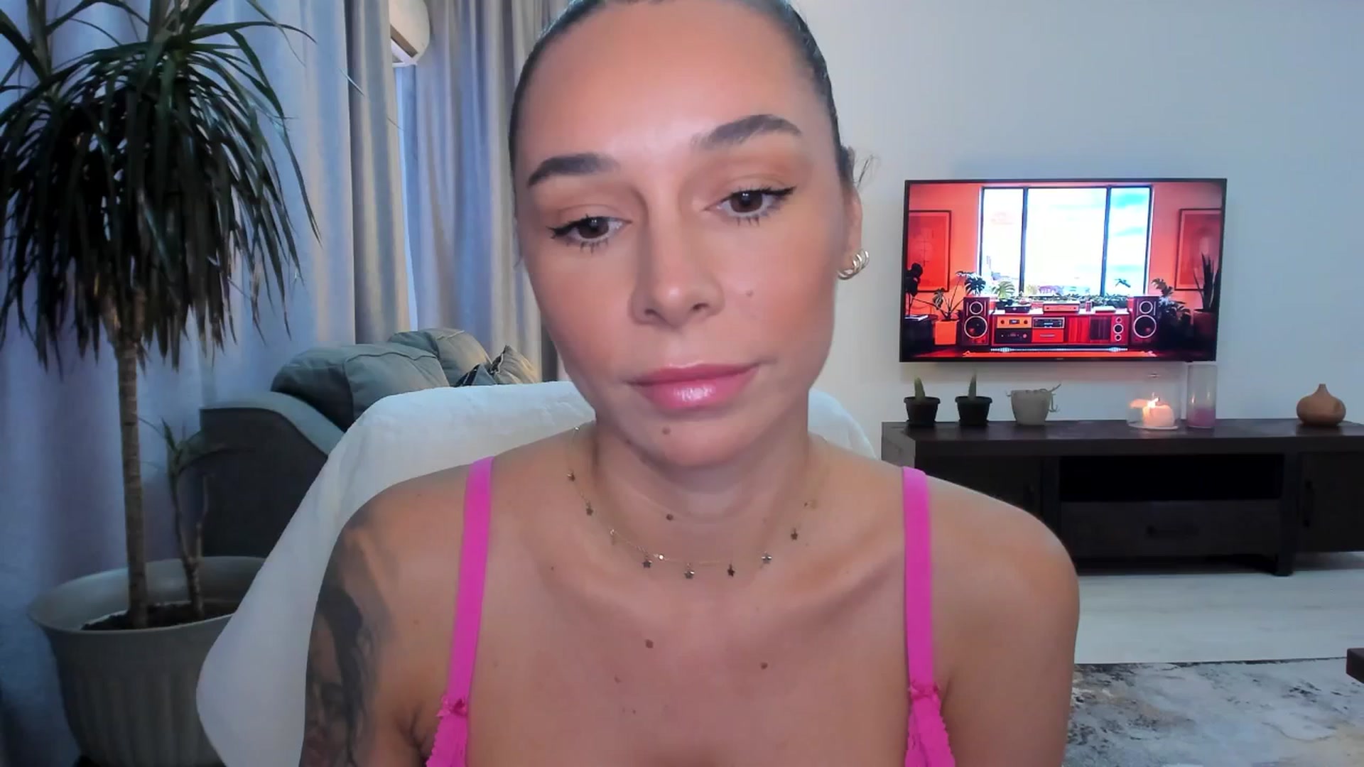 Gallery image thumbnail from beatricebae's myfreecams stream on, 08/10/2025, 14:54 image 16 of 20