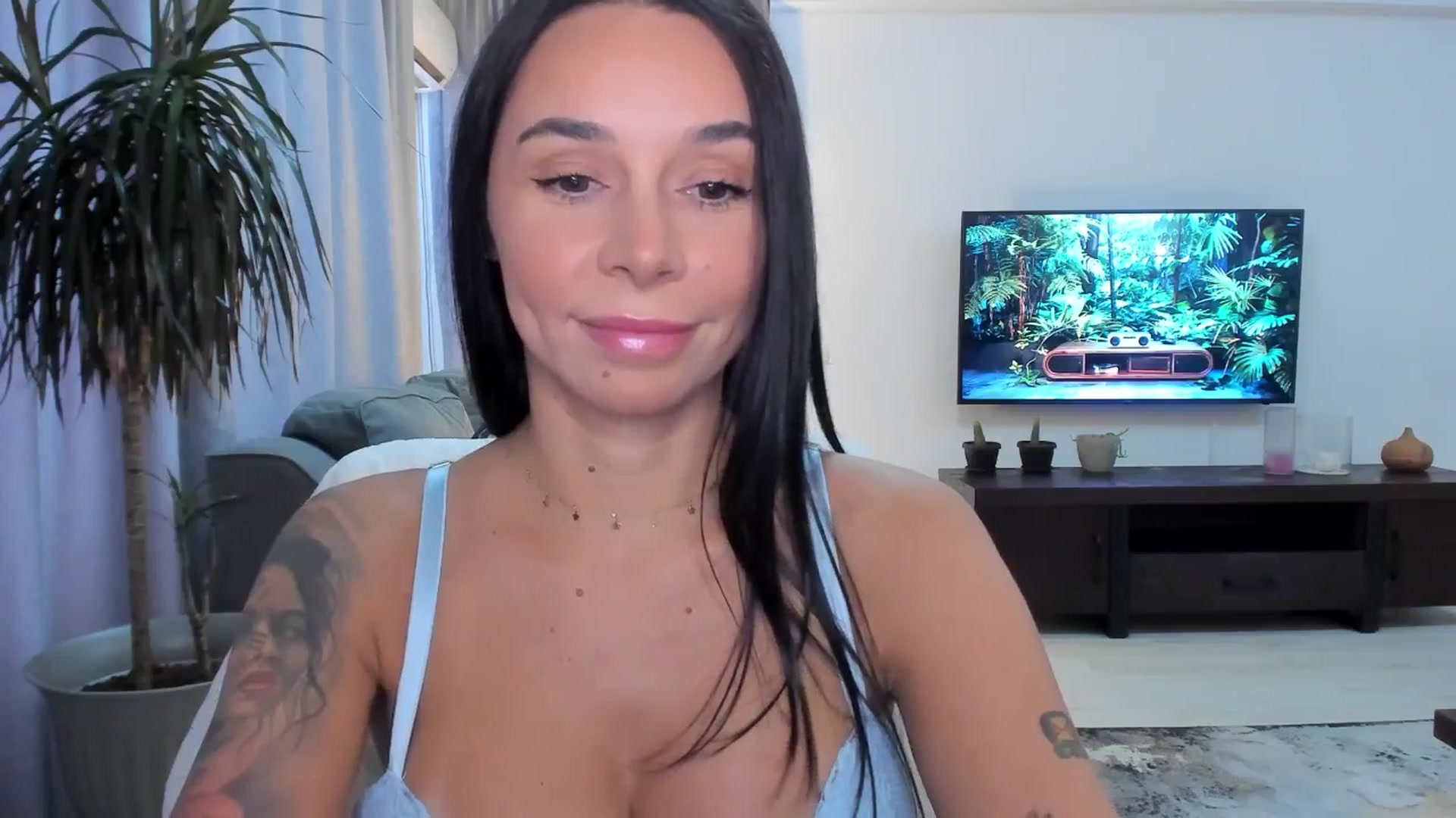 Gallery image thumbnail from beatricebae's myfreecams stream on, 08/11/2025, 16:01 image 6 of 20