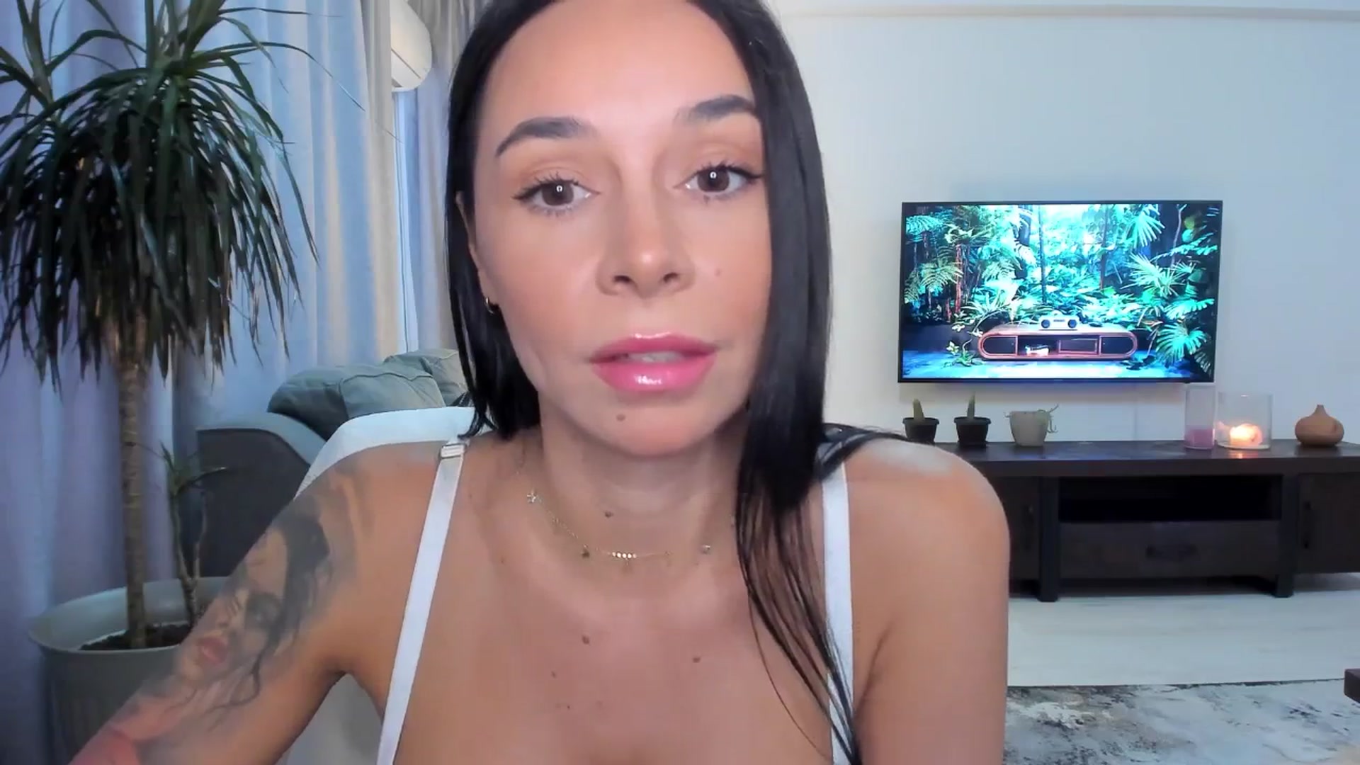 Gallery image thumbnail from beatricebae's myfreecams stream on, 08/11/2025, 16:01 image 13 of 20