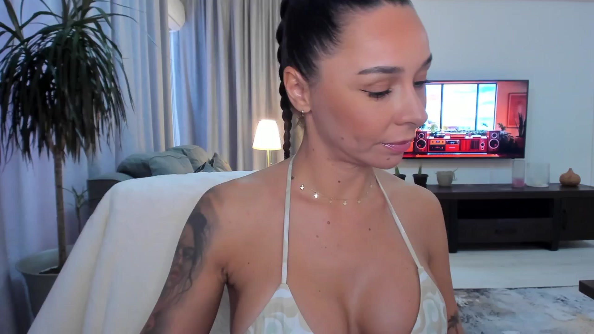 Gallery image thumbnail from beatricebae's myfreecams stream on, 08/12/2025, 14:13 image 8 of 20
