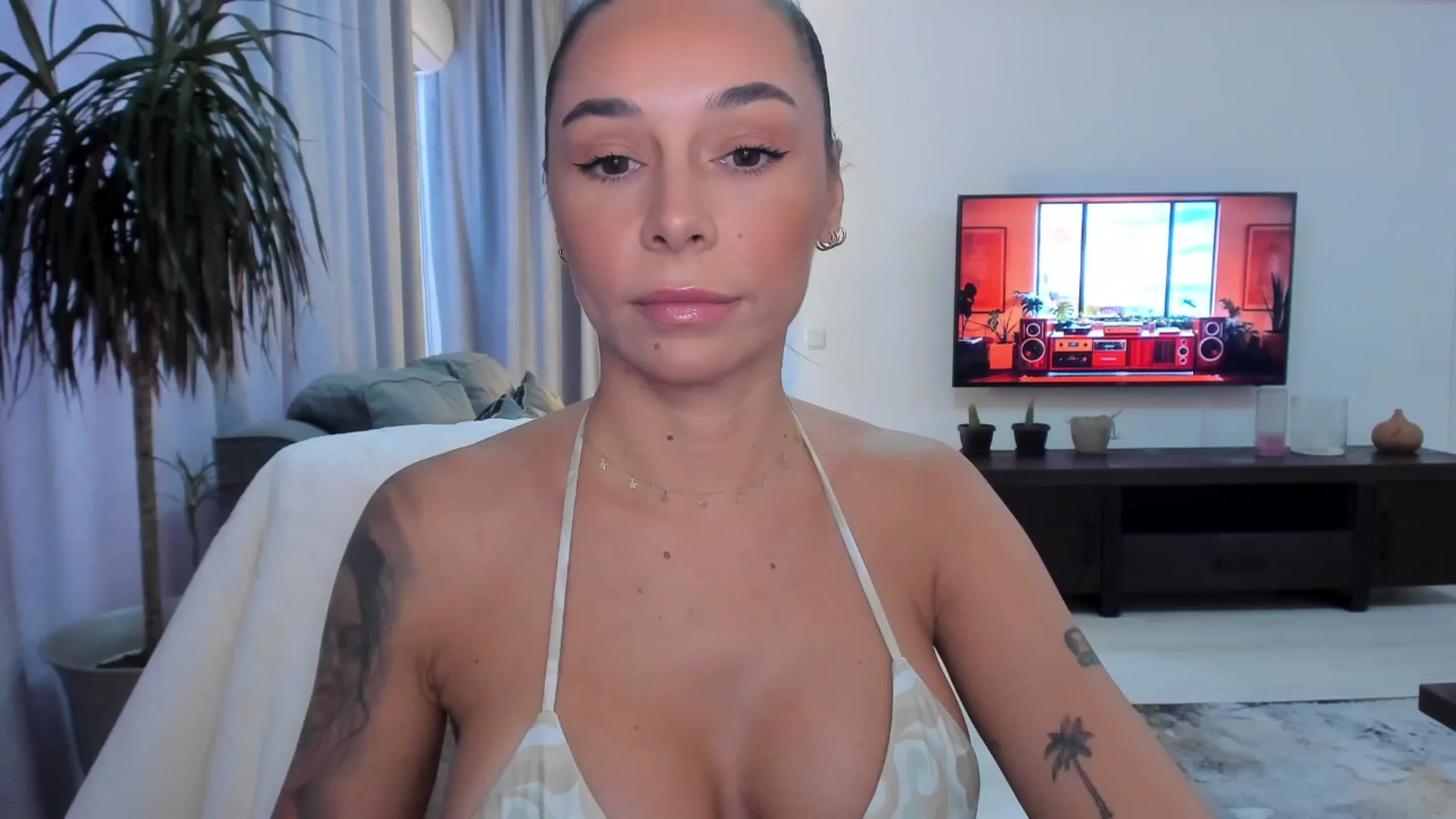 Gallery image thumbnail from beatricebae's myfreecams stream on, 08/12/2025, 14:13 image 4 of 20
