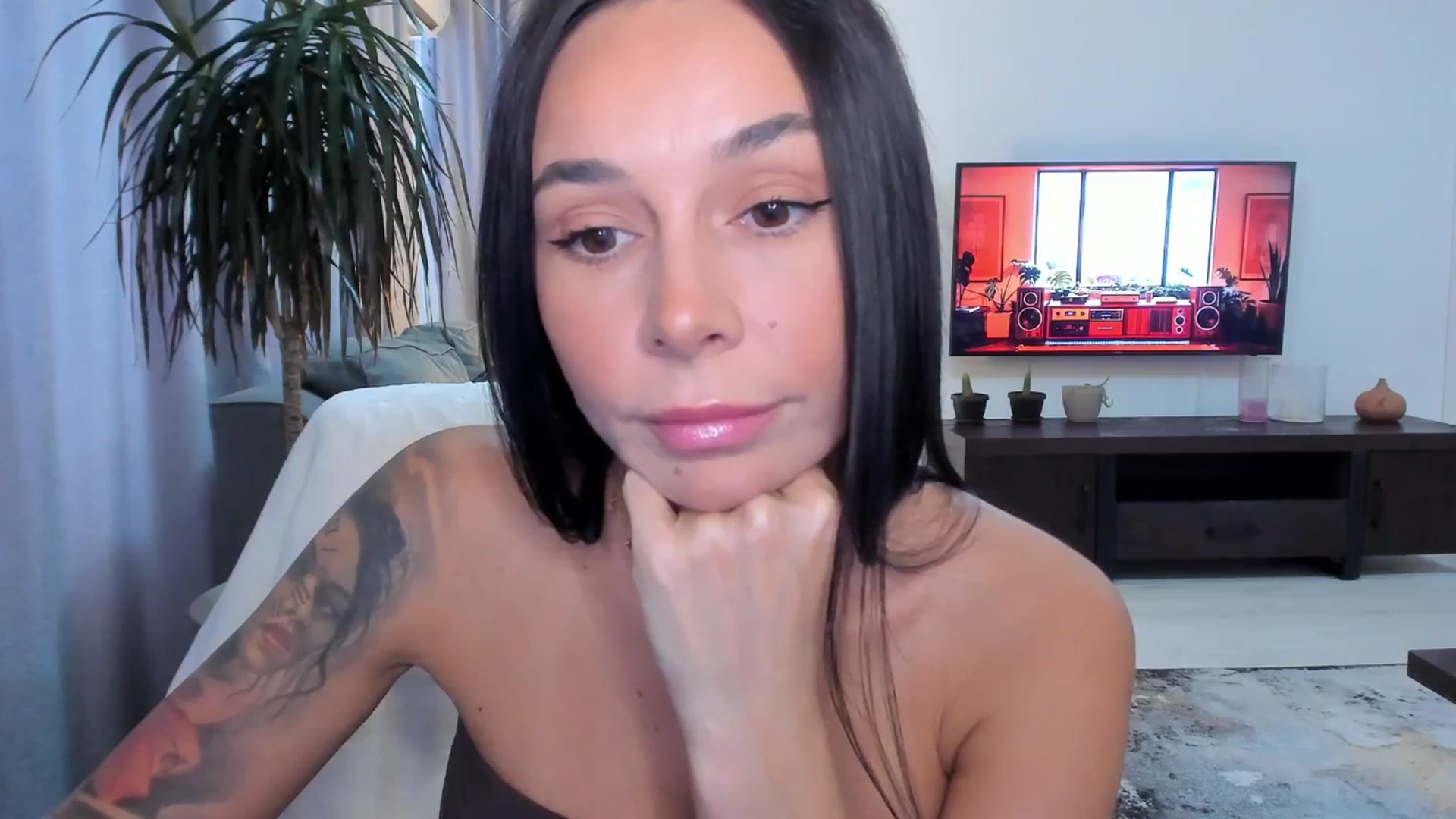 Gallery image thumbnail from beatricebae's myfreecams stream on, 08/13/2025, 14:46 image 9 of 20