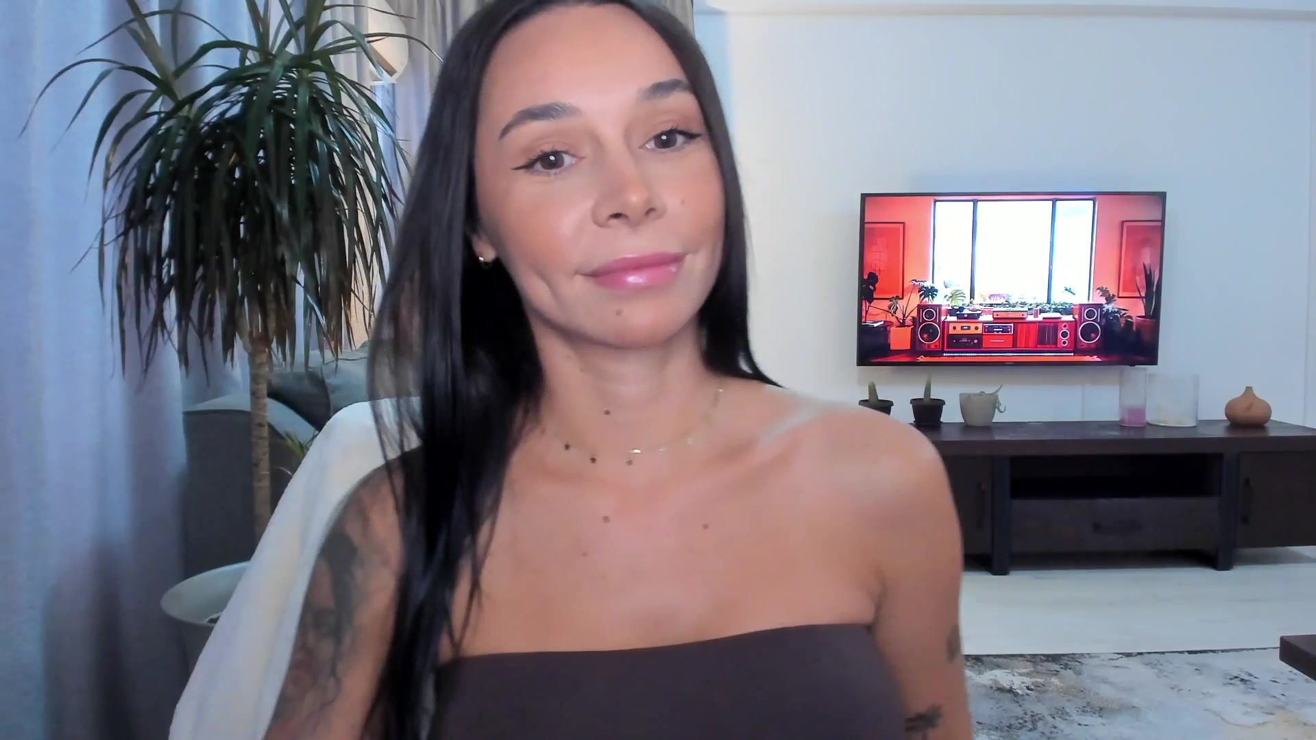 Gallery image thumbnail from beatricebae's myfreecams stream on, 08/13/2025, 14:46 image 17 of 20