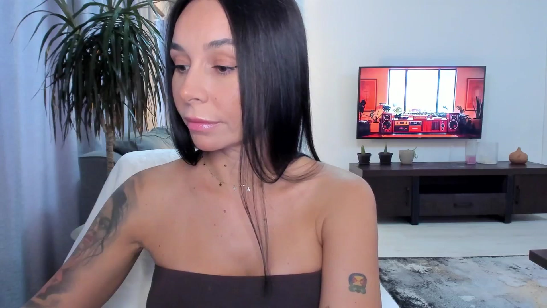 Gallery image thumbnail from beatricebae's myfreecams stream on, 08/13/2025, 14:46 image 10 of 20