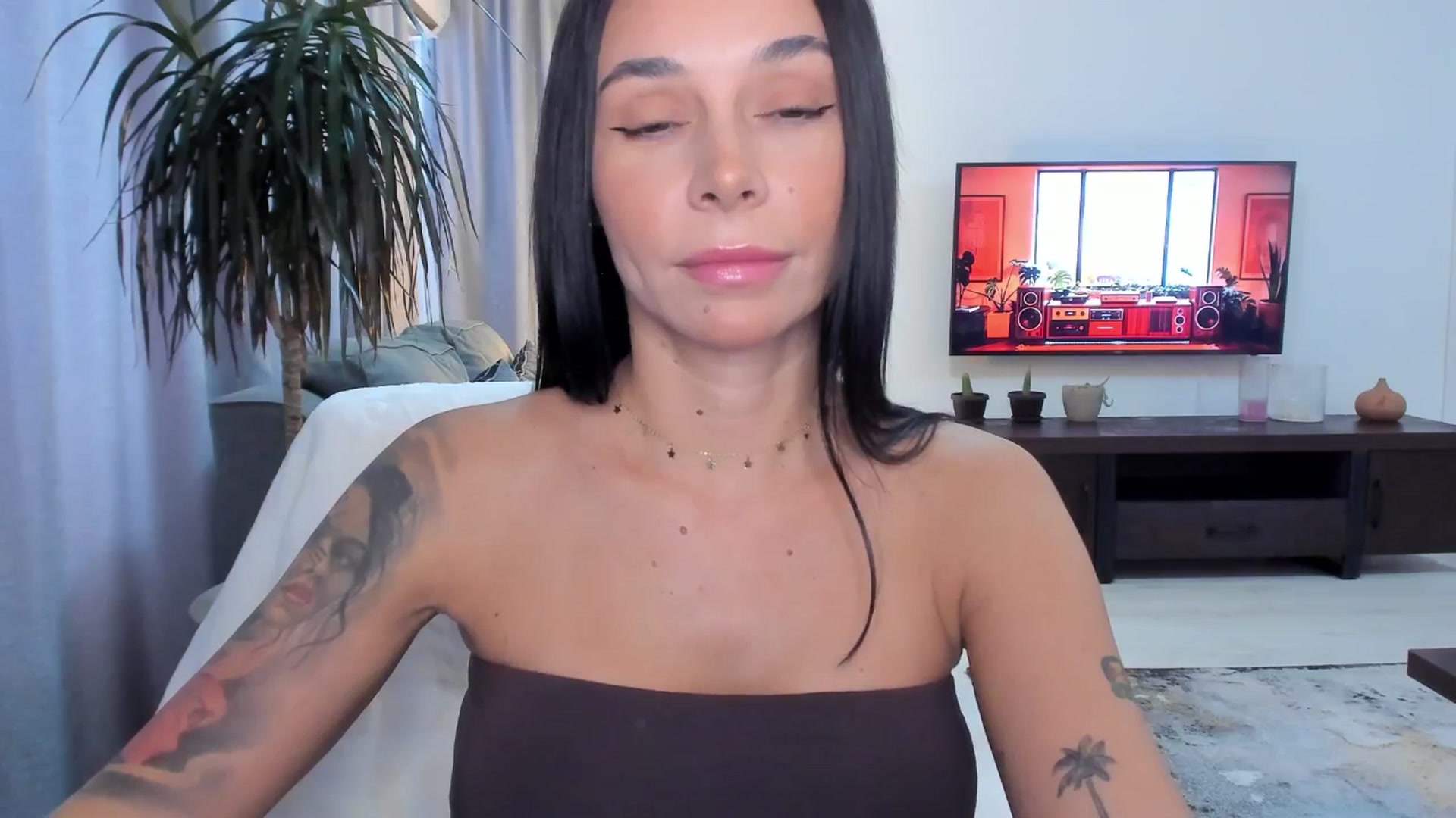 Gallery image thumbnail from beatricebae's myfreecams stream on, 08/13/2025, 14:46 image 8 of 20