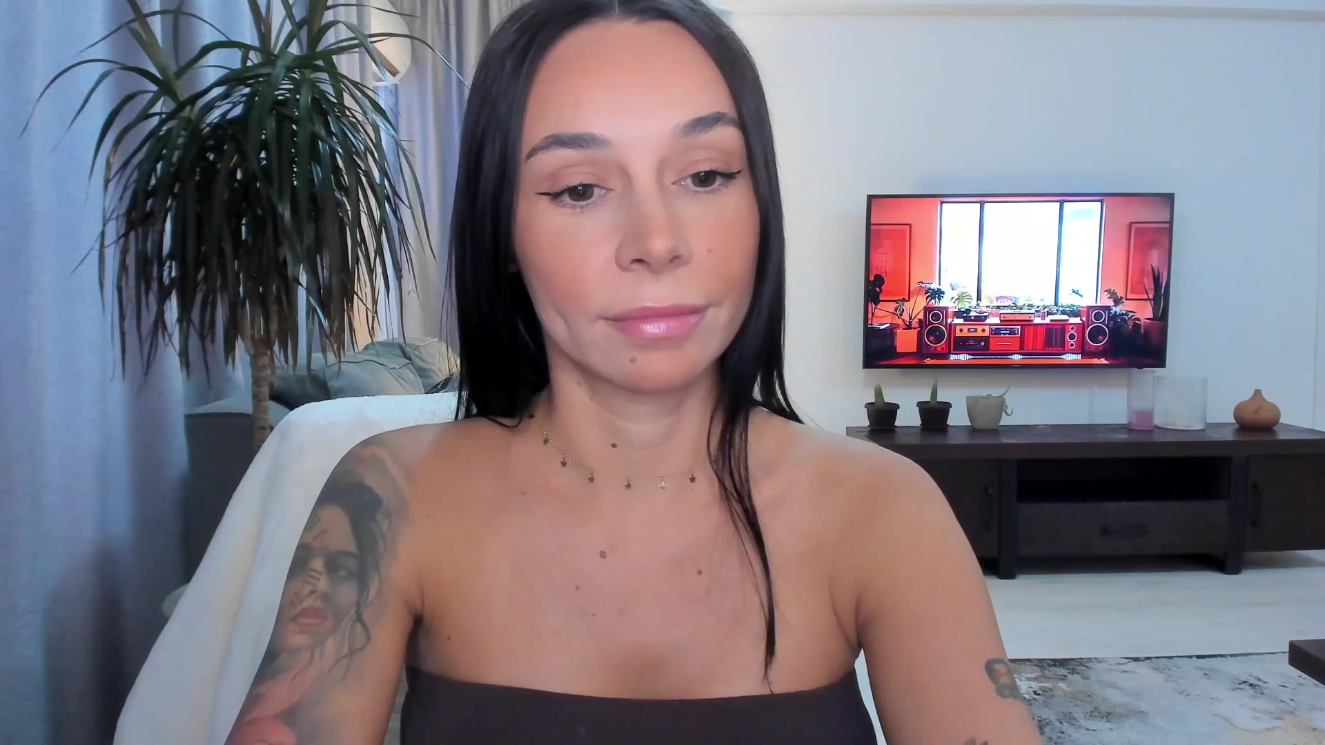 Gallery image thumbnail from beatricebae's myfreecams stream on, 08/13/2025, 14:46 image 19 of 20