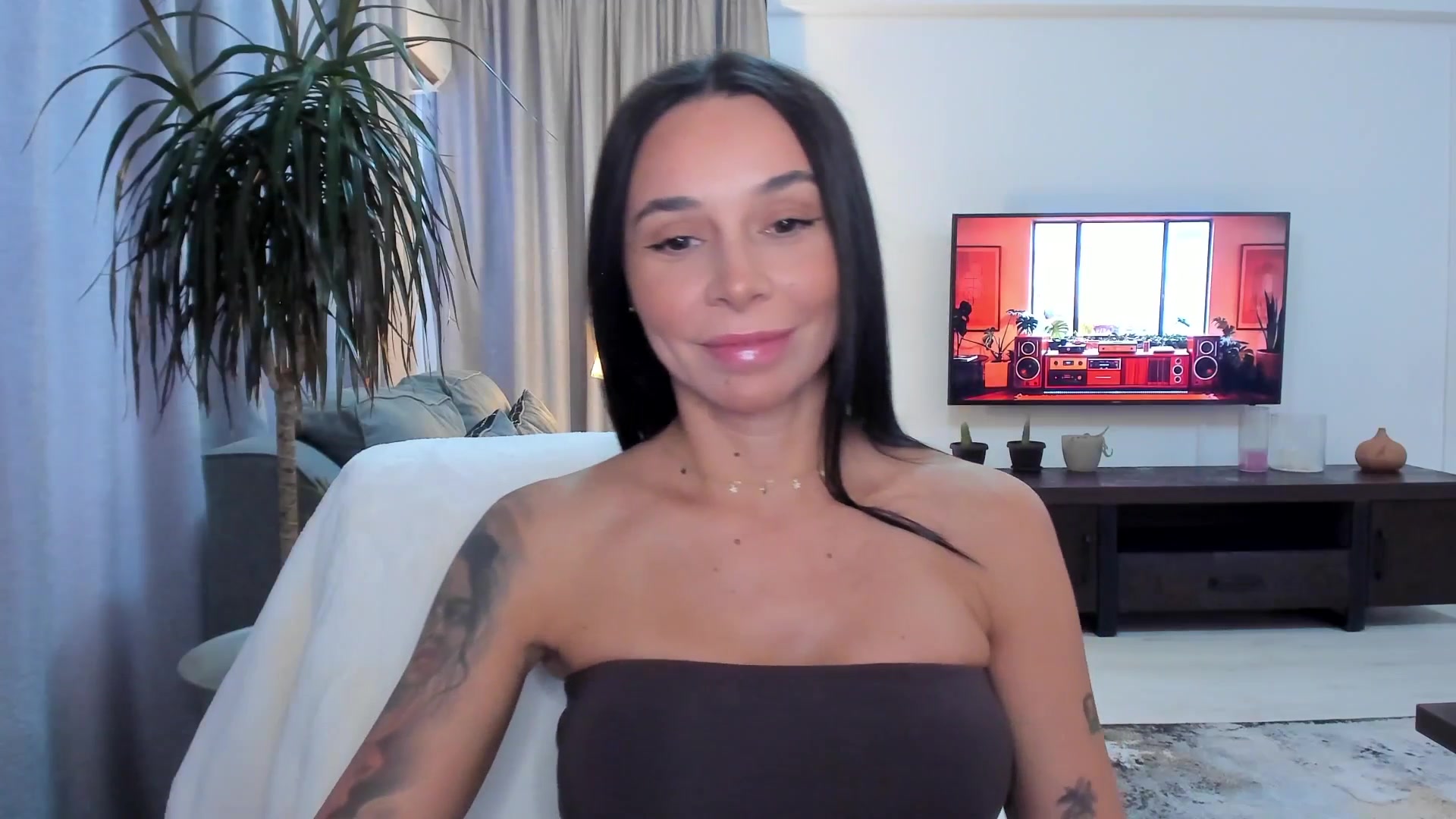 Gallery image thumbnail from beatricebae's myfreecams stream on, 08/13/2025, 14:46 image 15 of 20