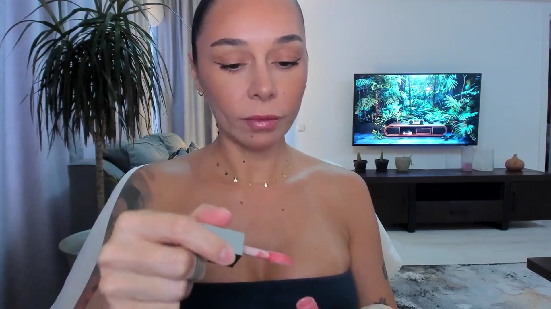 Gallery image thumbnail from beatricebae's myfreecams stream on, 08/14/2025, 14:27 image 6 of 20