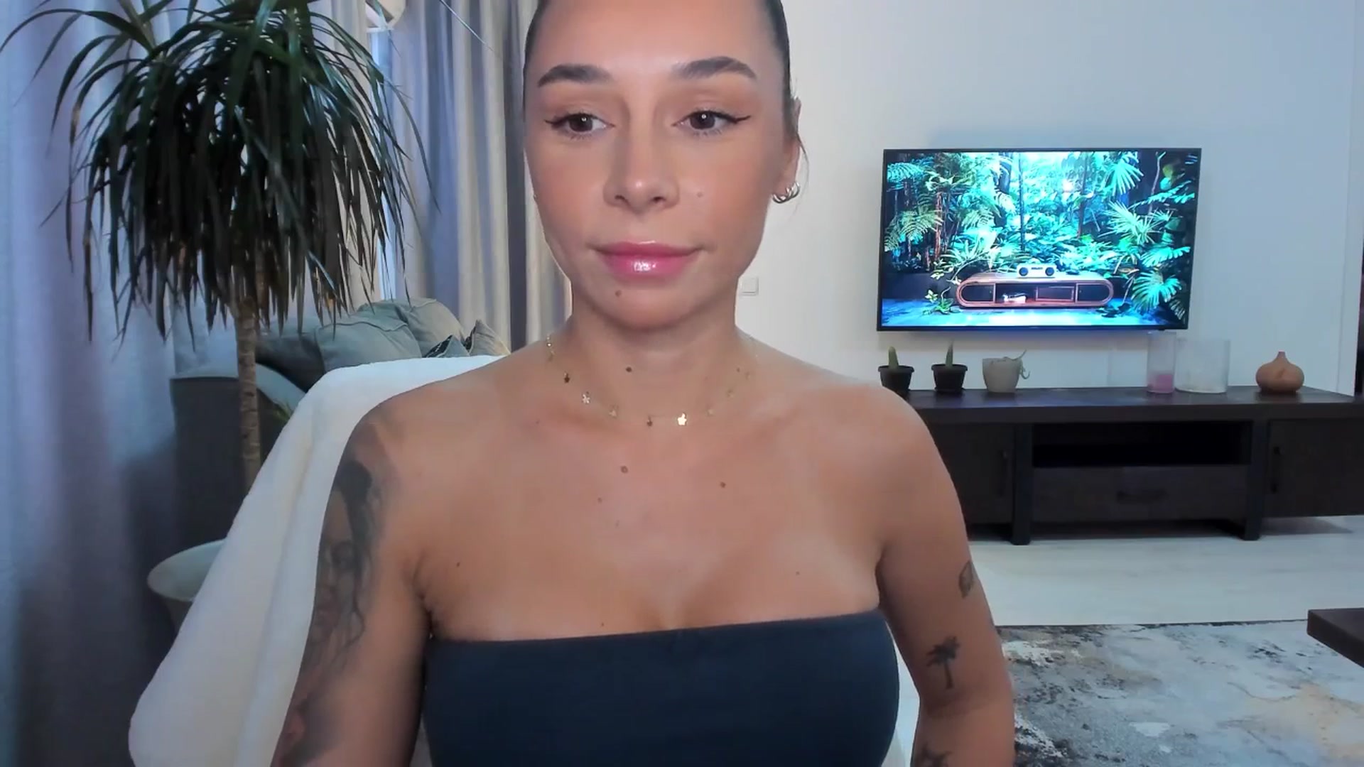 Gallery image thumbnail from beatricebae's myfreecams stream on, 08/14/2025, 14:27 image 19 of 20