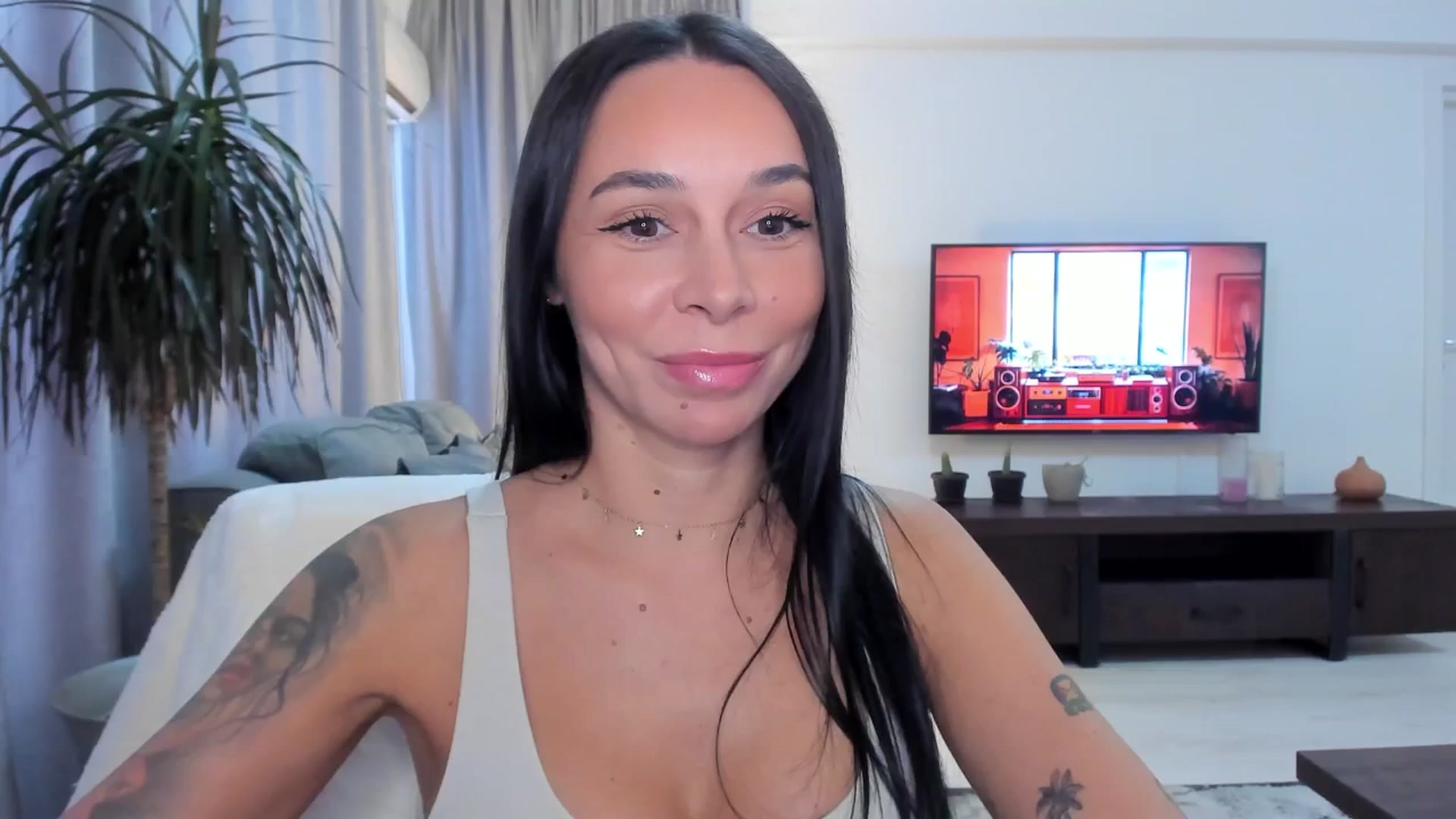 Gallery image thumbnail from beatricebae's myfreecams stream on, 08/18/2025, 13:24 image 7 of 20