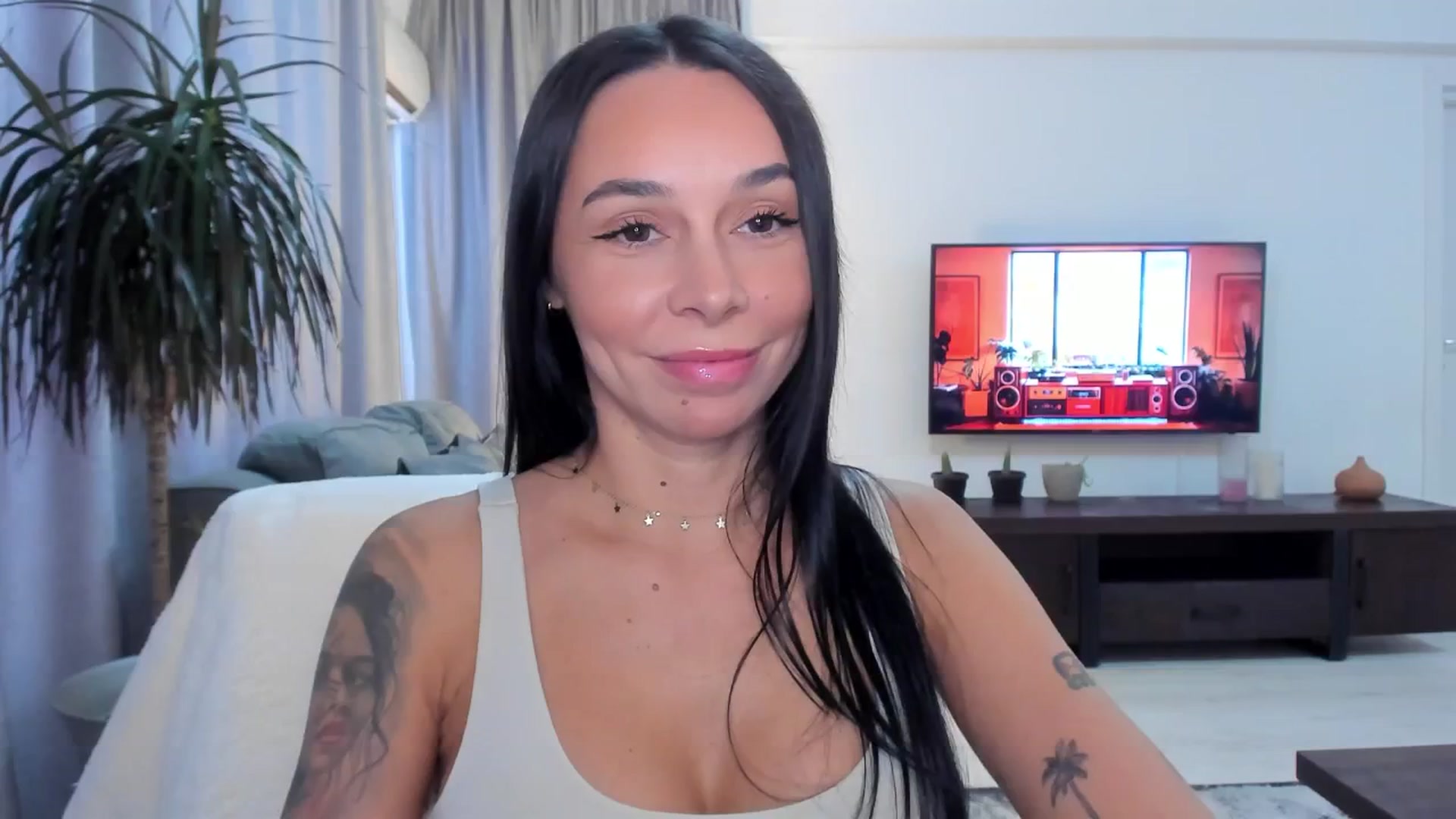 Gallery image thumbnail from beatricebae's myfreecams stream on, 08/18/2025, 13:24 image 6 of 20
