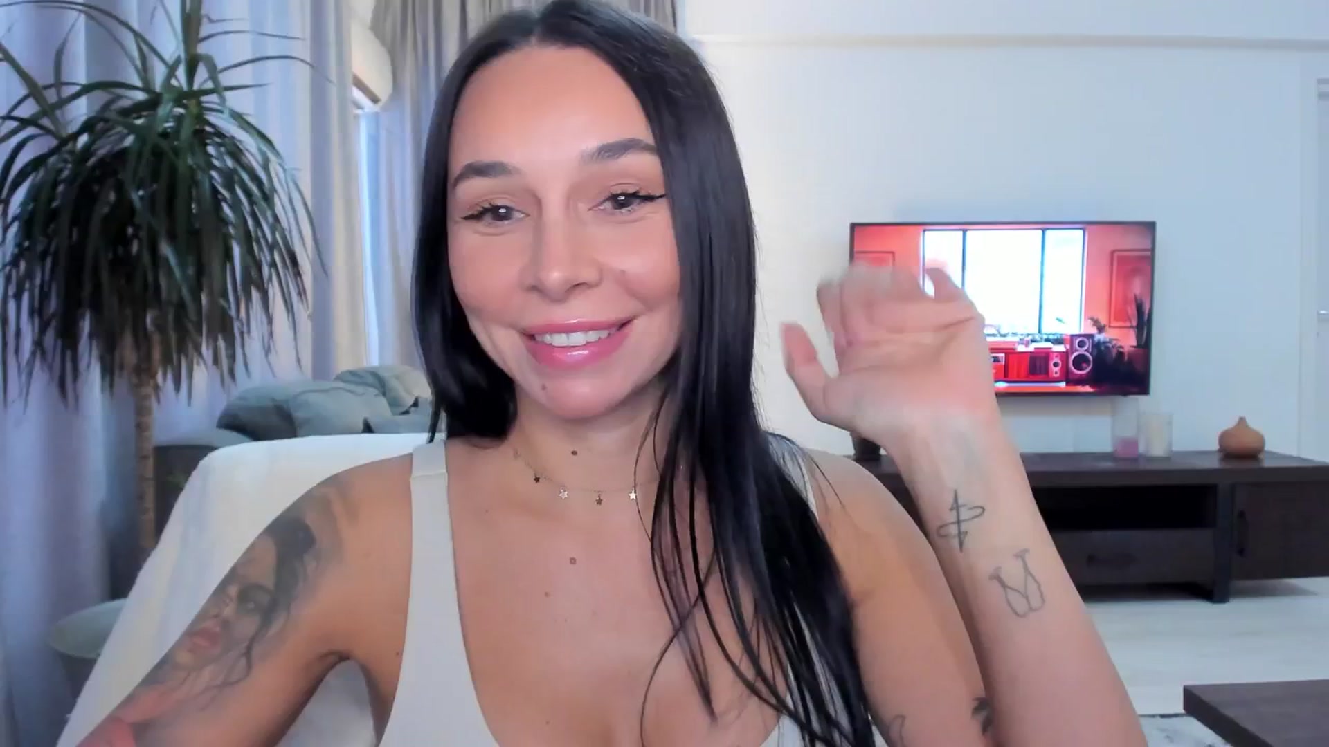 Gallery image thumbnail from beatricebae's myfreecams stream on, 08/18/2025, 13:24 image 10 of 20