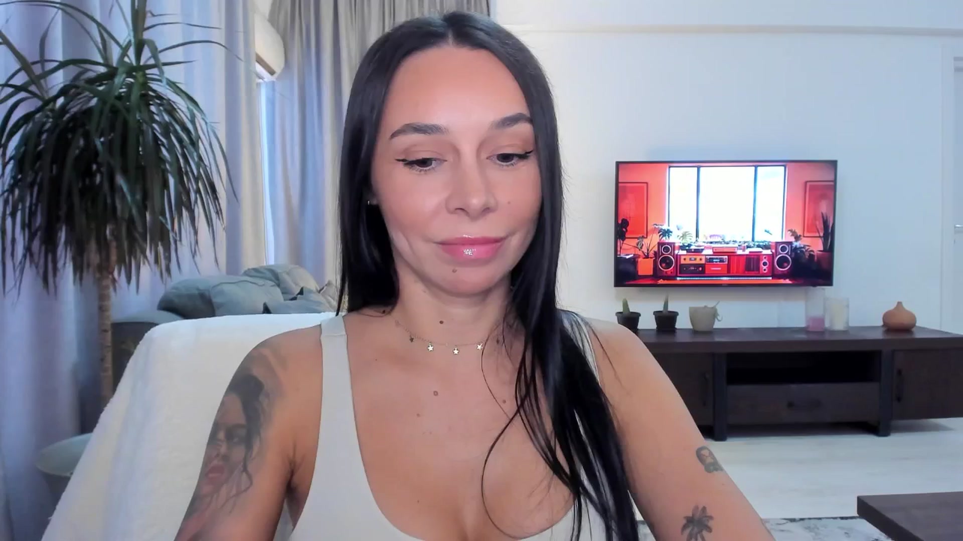 Gallery image thumbnail from beatricebae's myfreecams stream on, 08/18/2025, 13:24 image 8 of 20