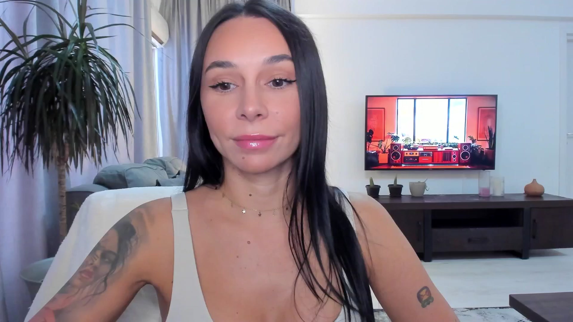 Gallery image thumbnail from beatricebae's myfreecams stream on, 08/18/2025, 13:24 image 2 of 20