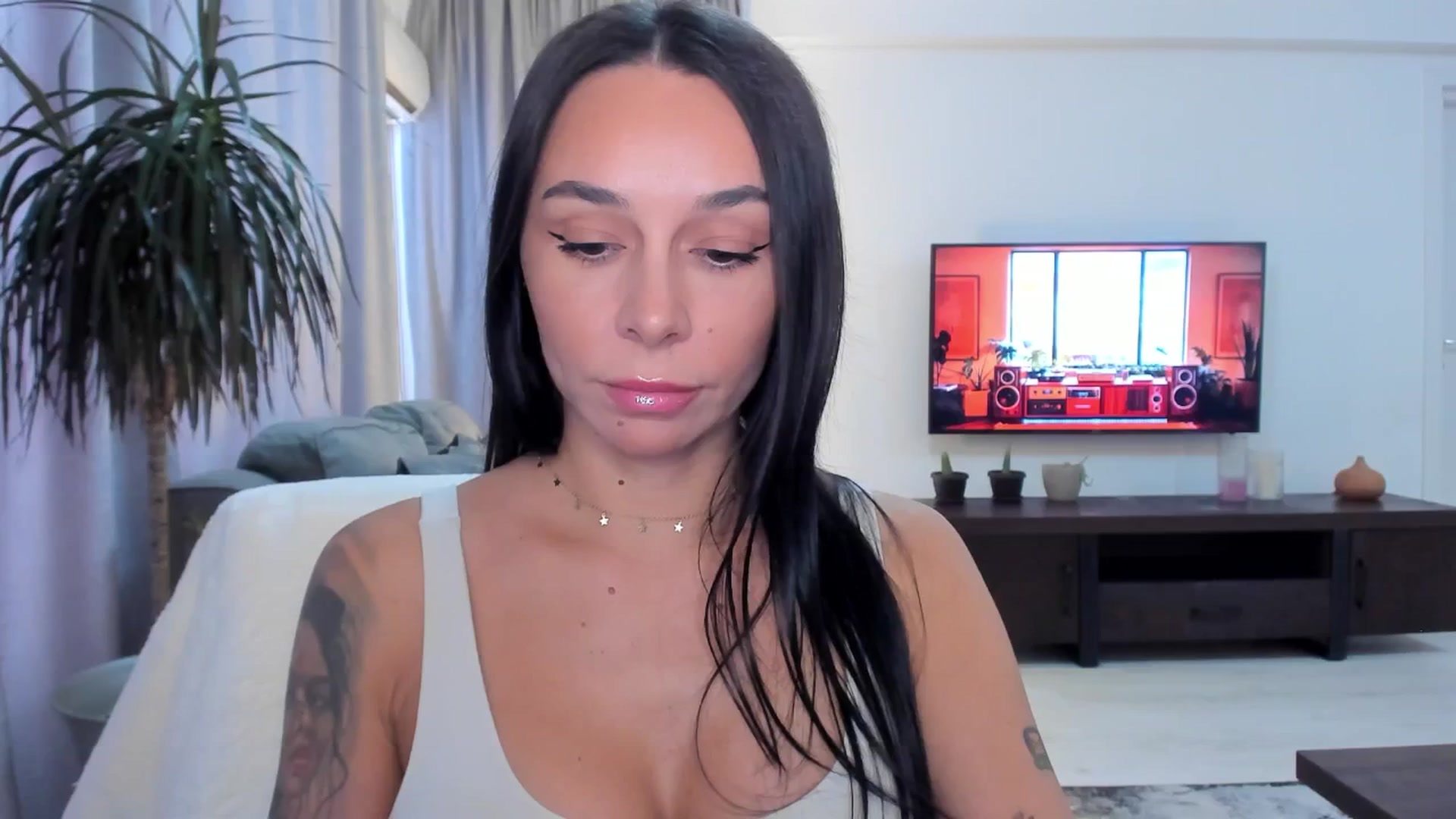 Gallery image thumbnail from beatricebae's myfreecams stream on, 08/18/2025, 13:24 image 3 of 20