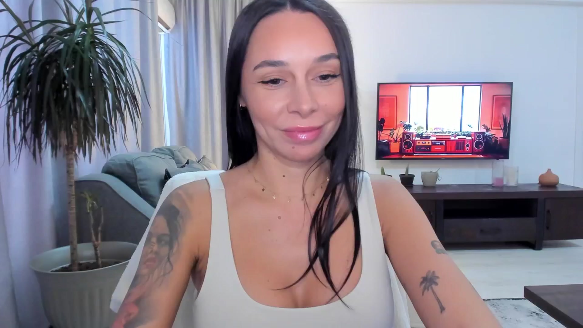 Gallery image thumbnail from beatricebae's myfreecams stream on, 08/18/2025, 13:24 image 20 of 20