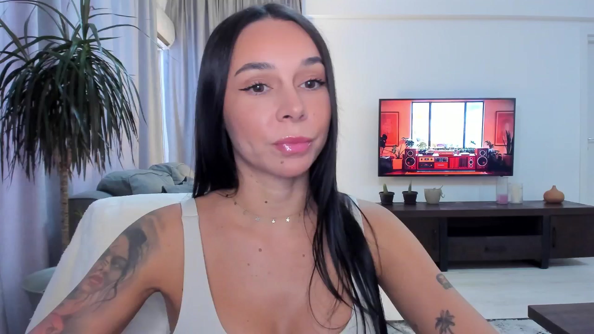 Gallery image thumbnail from beatricebae's myfreecams stream on, 08/18/2025, 13:24 image 1 of 20