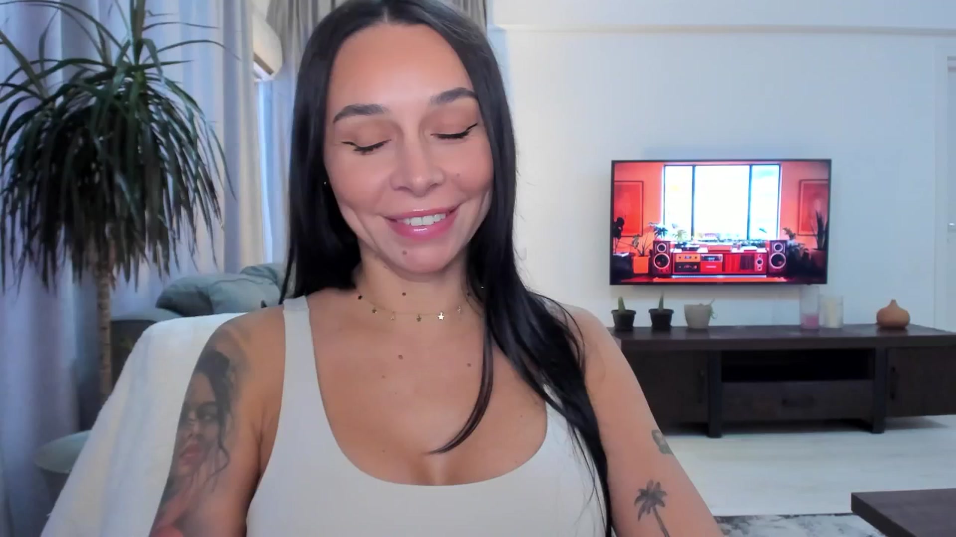 Gallery image thumbnail from beatricebae's myfreecams stream on, 08/18/2025, 13:24 image 12 of 20