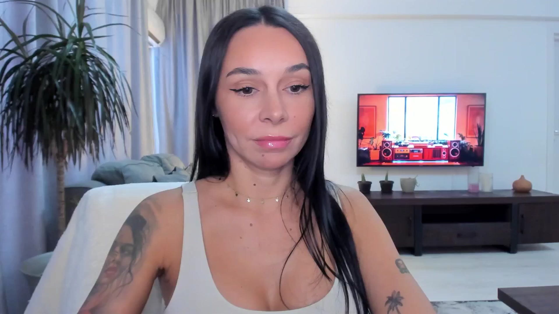 Gallery image thumbnail from beatricebae's myfreecams stream on, 08/18/2025, 13:24 image 9 of 20