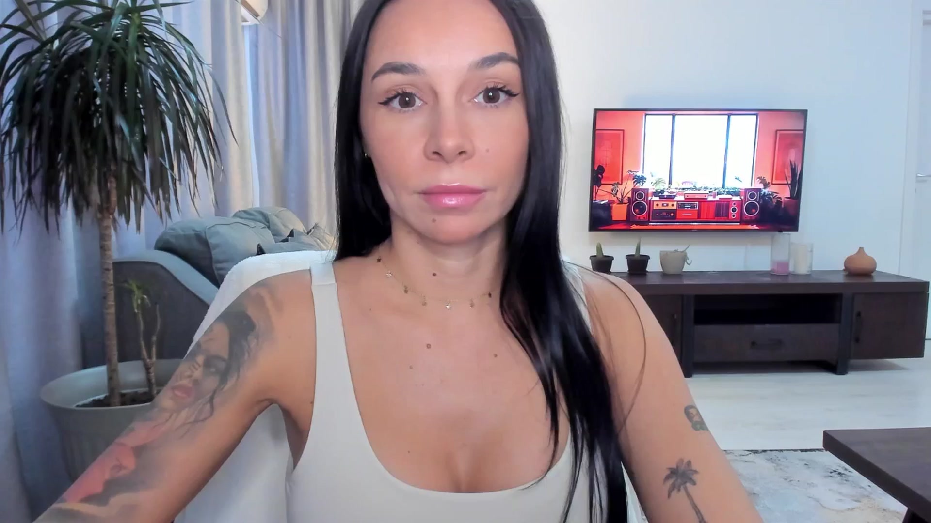 Gallery image thumbnail from beatricebae's myfreecams stream on, 08/18/2025, 16:24 image 1 of 20
