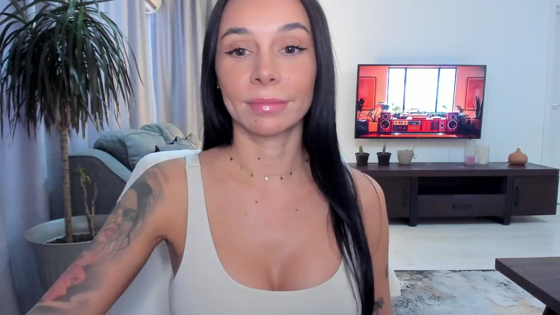 Gallery image thumbnail from beatricebae's myfreecams stream on, 08/18/2025, 16:24 image 2 of 20
