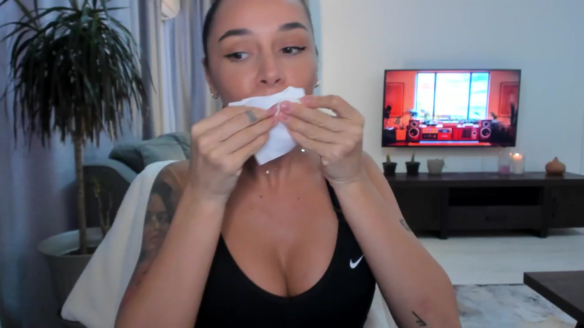 Gallery image thumbnail from beatricebae's myfreecams stream on, 08/19/2025, 14:32 image 19 of 20
