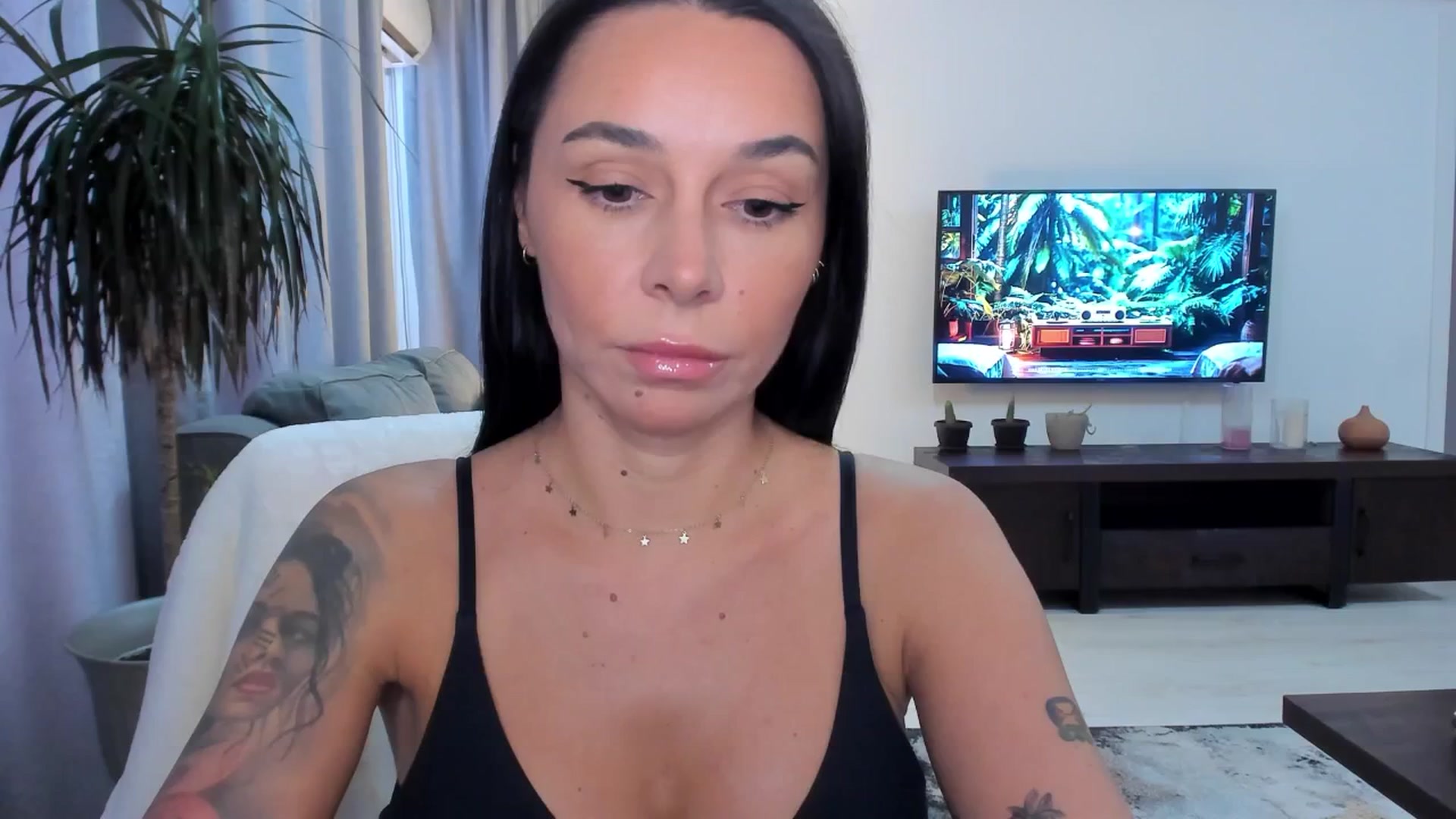 Gallery image thumbnail from beatricebae's myfreecams stream on, 08/20/2025, 14:08 image 11 of 20