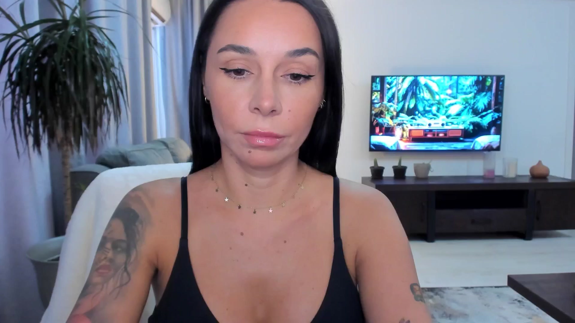 Gallery image thumbnail from beatricebae's myfreecams stream on, 08/20/2025, 14:08 image 12 of 20