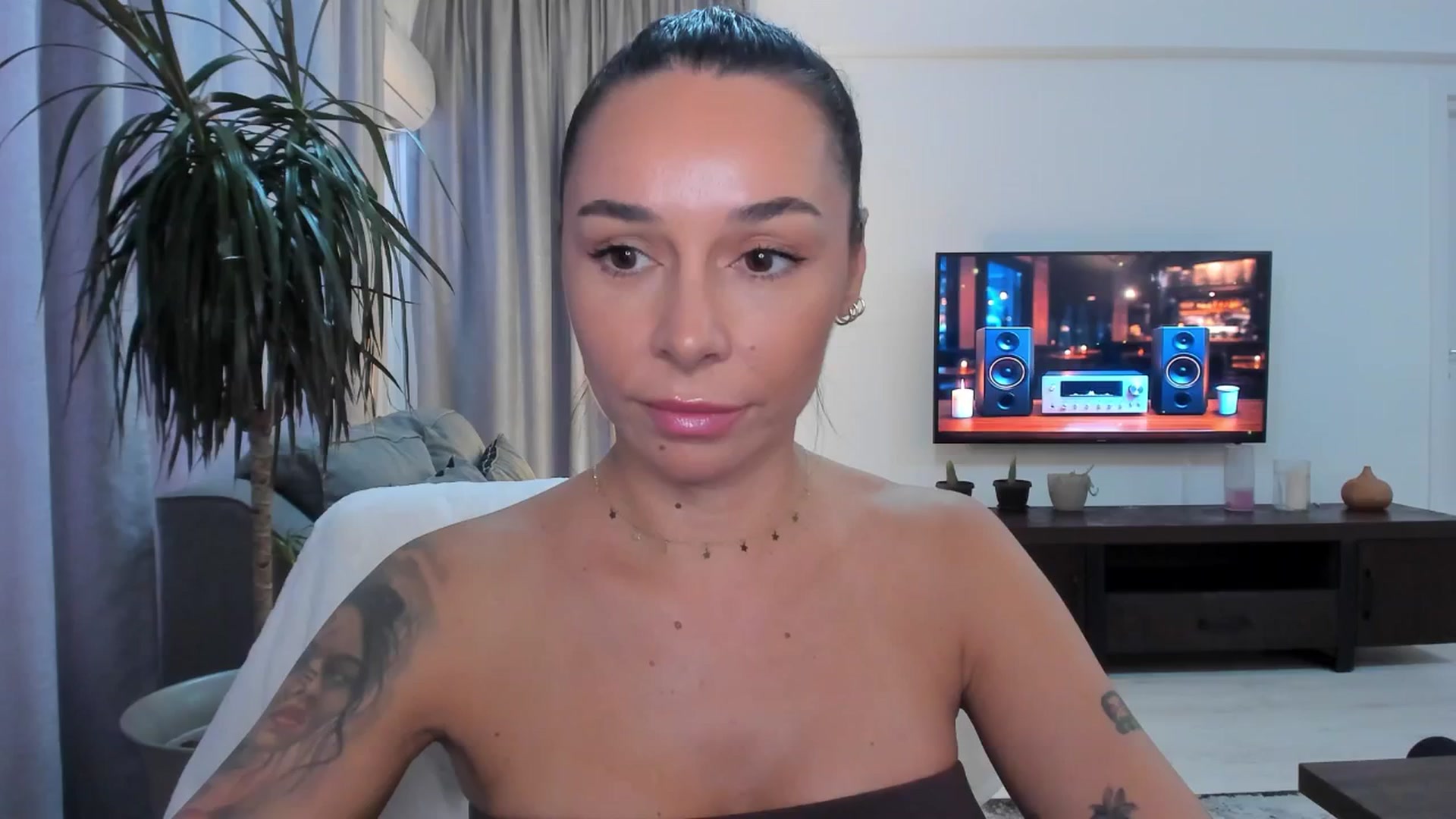 Gallery image thumbnail from beatricebae's myfreecams stream on, 08/21/2025, 14:42 image 5 of 20