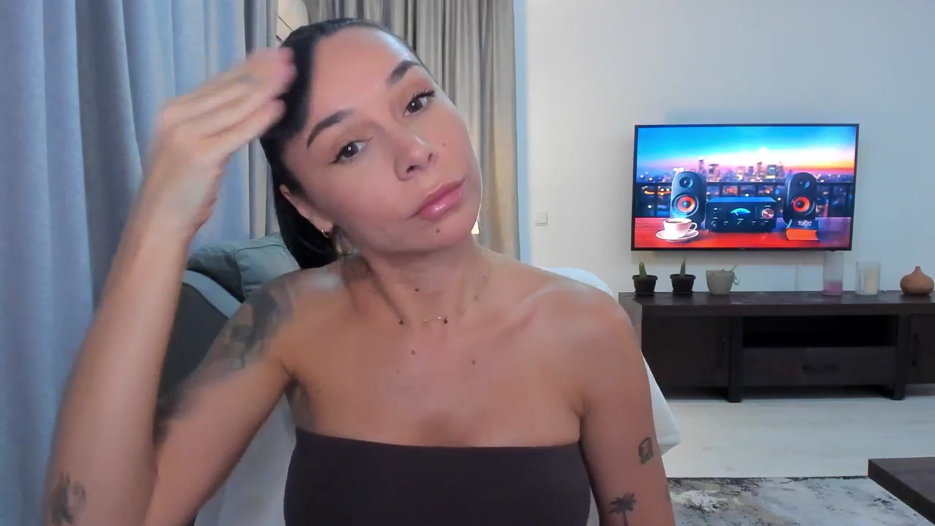 Gallery image thumbnail from beatricebae's myfreecams stream on, 08/21/2025, 16:31 image 5 of 20