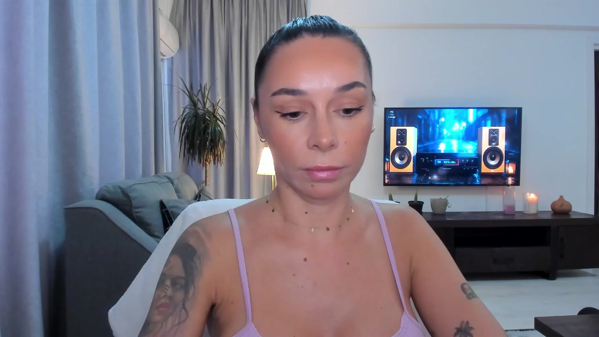 Gallery image thumbnail from beatricebae's myfreecams stream on, 08/22/2025, 15:08 image 12 of 20
