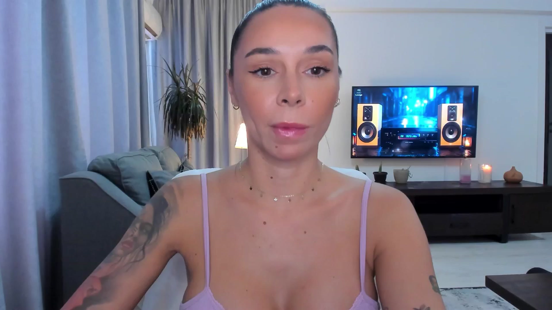 Gallery image thumbnail from beatricebae's myfreecams stream on, 08/22/2025, 15:08 image 2 of 20