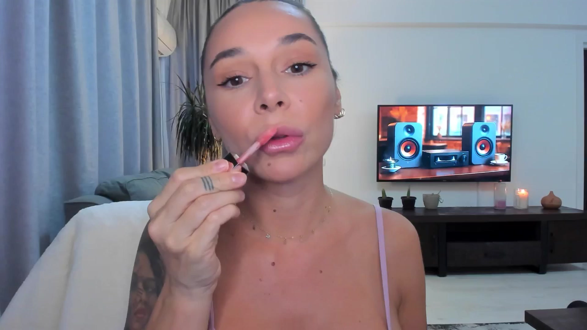 Gallery image thumbnail from beatricebae's myfreecams stream on, 08/22/2025, 15:08 image 18 of 20