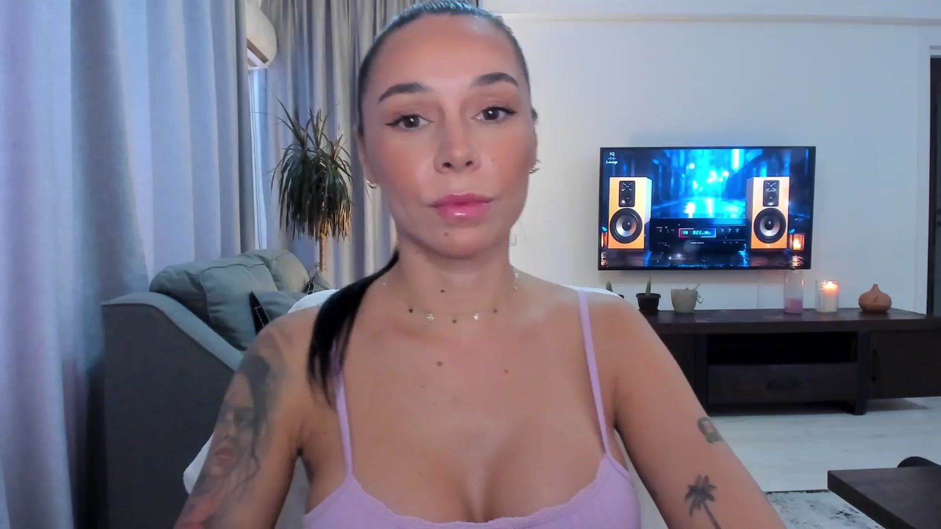 Gallery image thumbnail from beatricebae's myfreecams stream on, 08/22/2025, 15:08 image 1 of 20