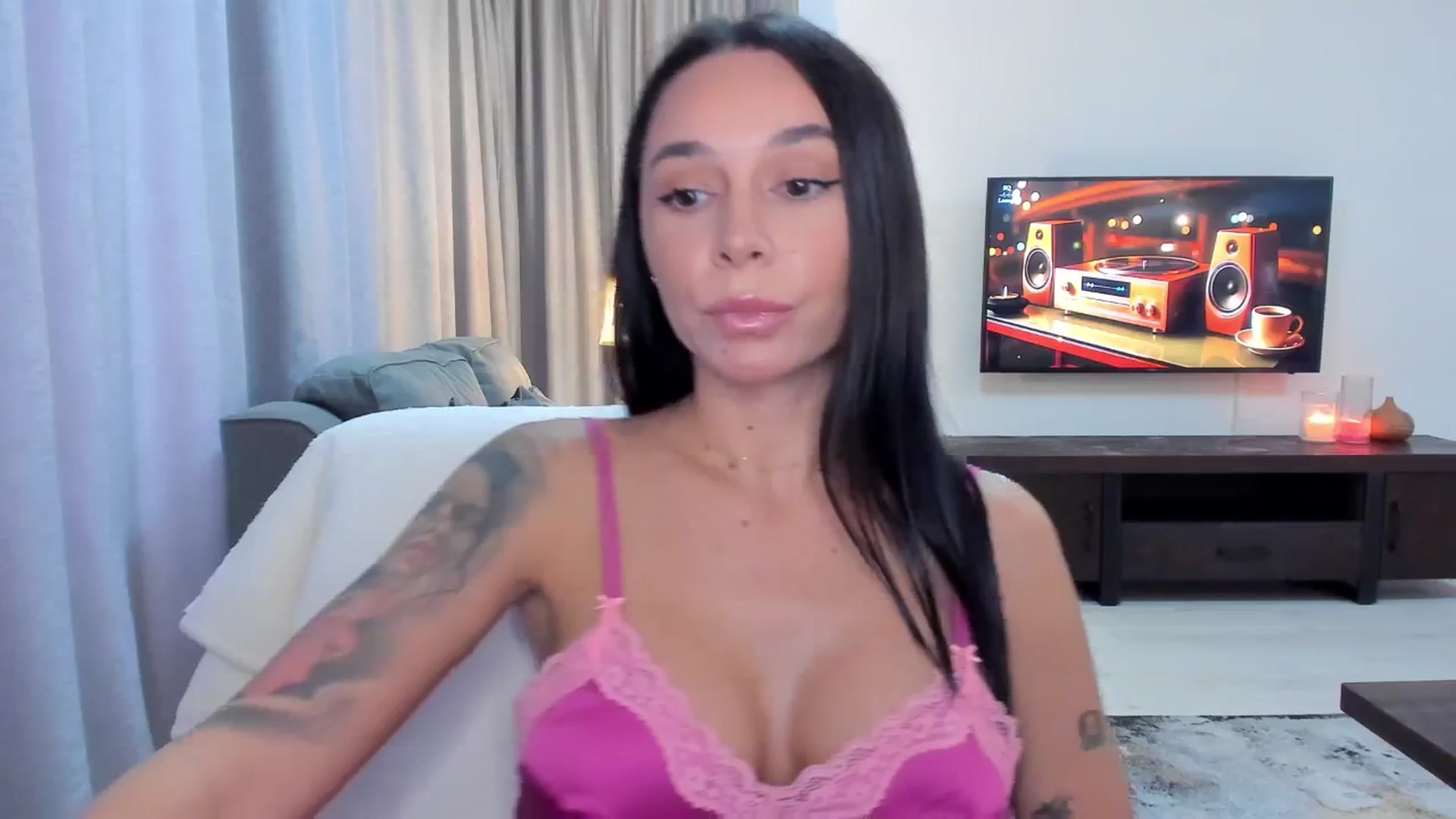 Gallery image thumbnail from beatricebae's myfreecams stream on, 08/25/2025, 14:15 image 13 of 20