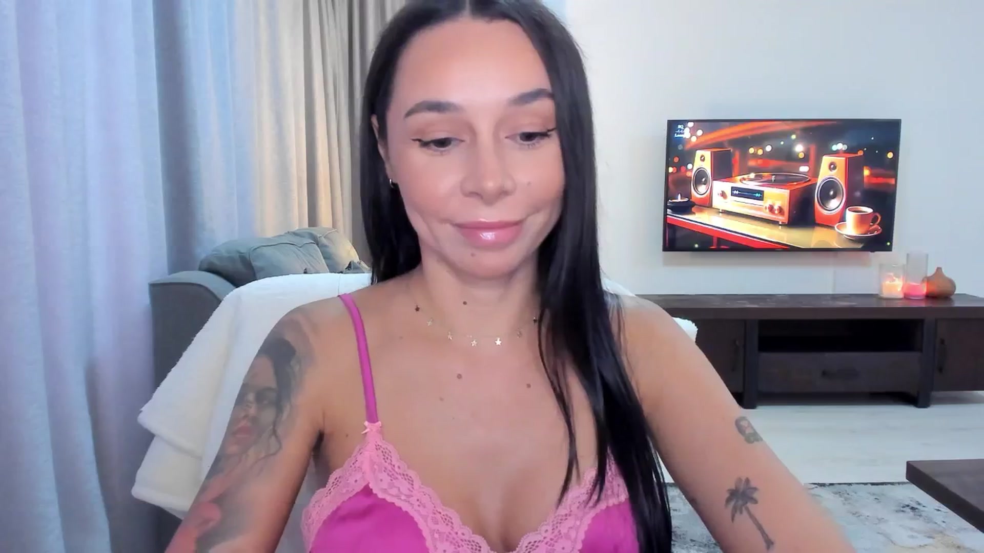 Gallery image thumbnail from beatricebae's myfreecams stream on, 08/25/2025, 14:15 image 17 of 20