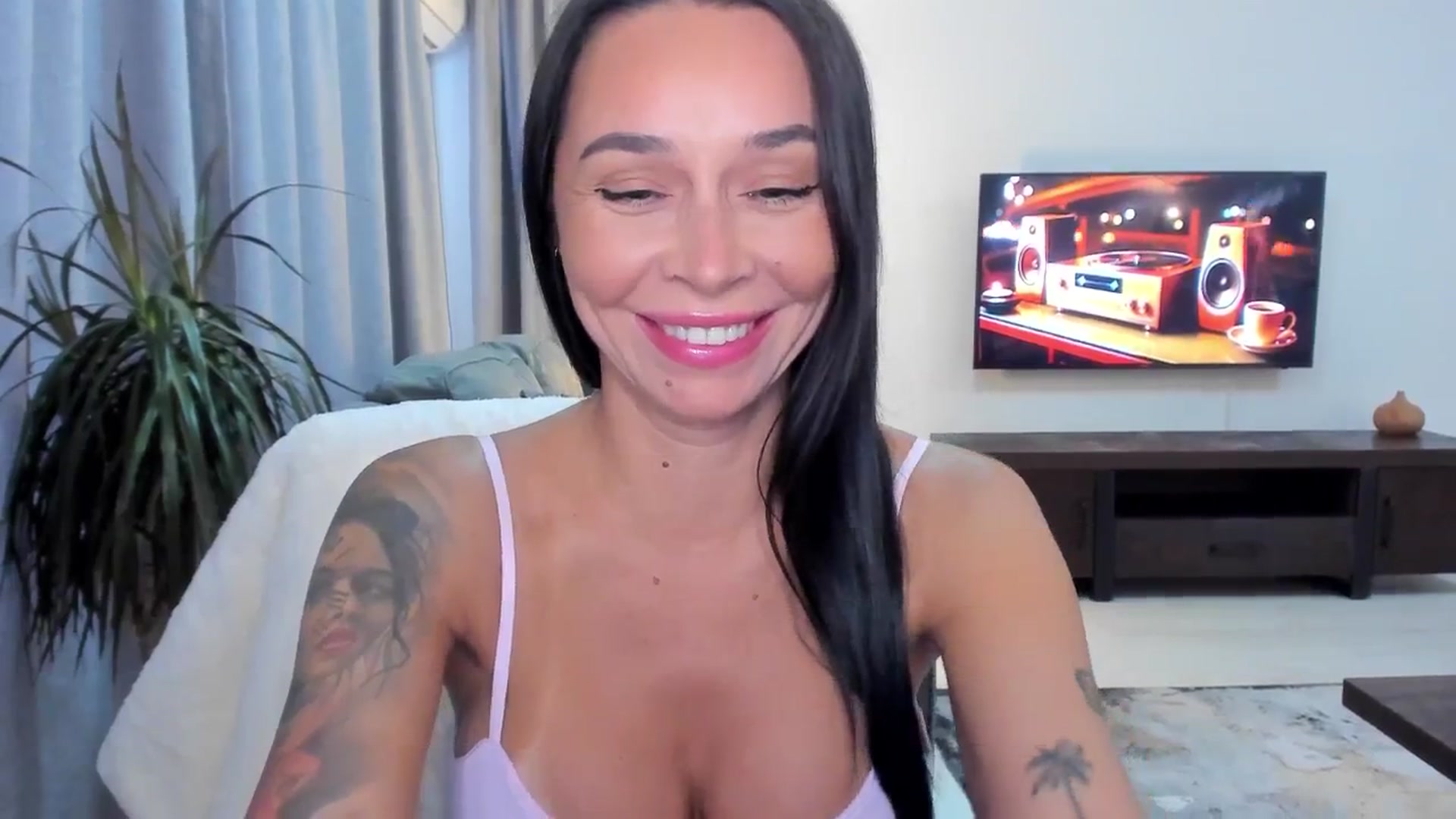 Gallery image thumbnail from beatricebae's myfreecams stream on, 09/04/2025, 16:08 image 13 of 20