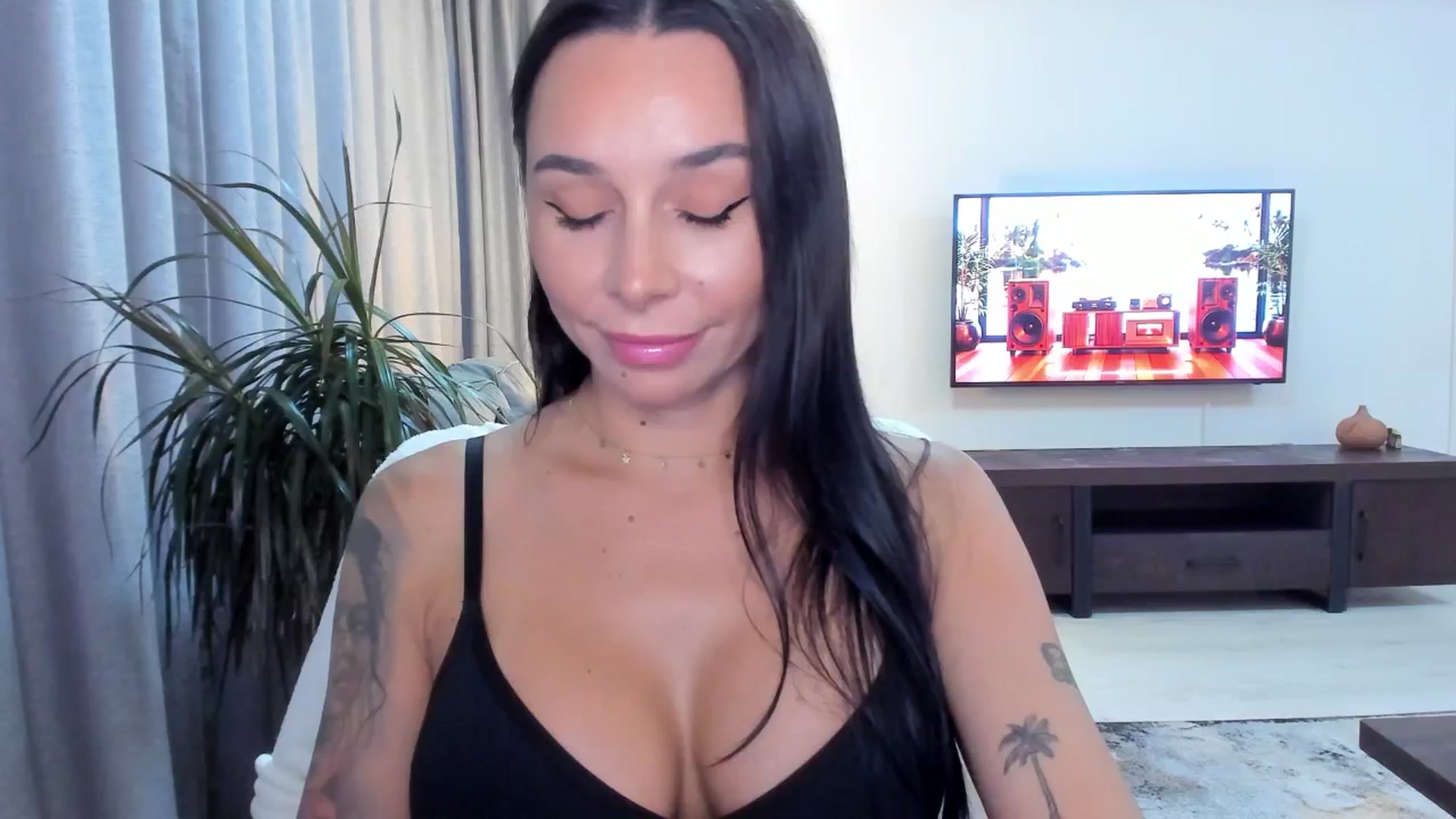 Gallery image thumbnail from beatricebae's myfreecams stream on, 09/12/2025, 15:47 image 6 of 20