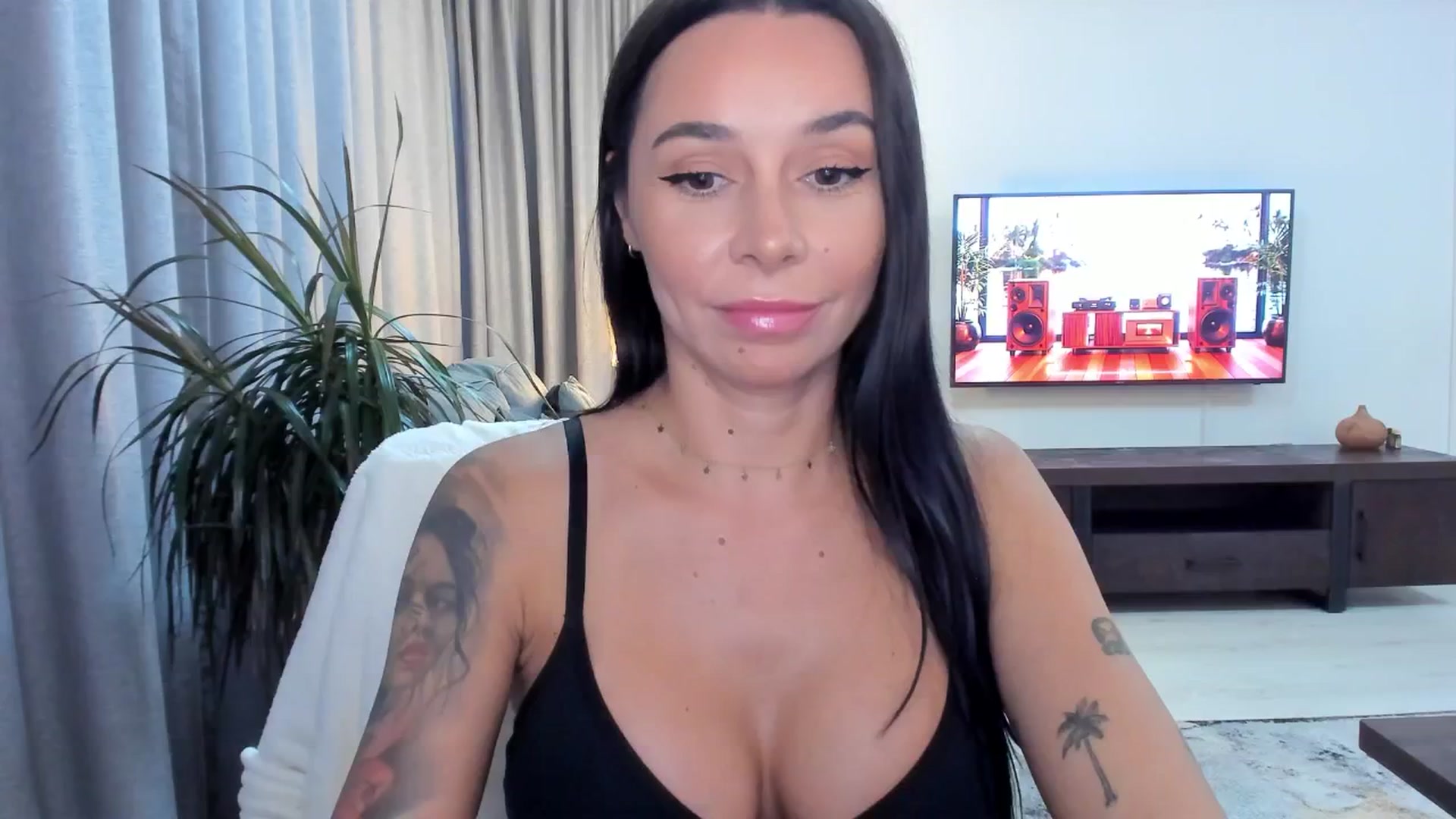 Gallery image thumbnail from beatricebae's myfreecams stream on, 09/12/2025, 15:47 image 3 of 20