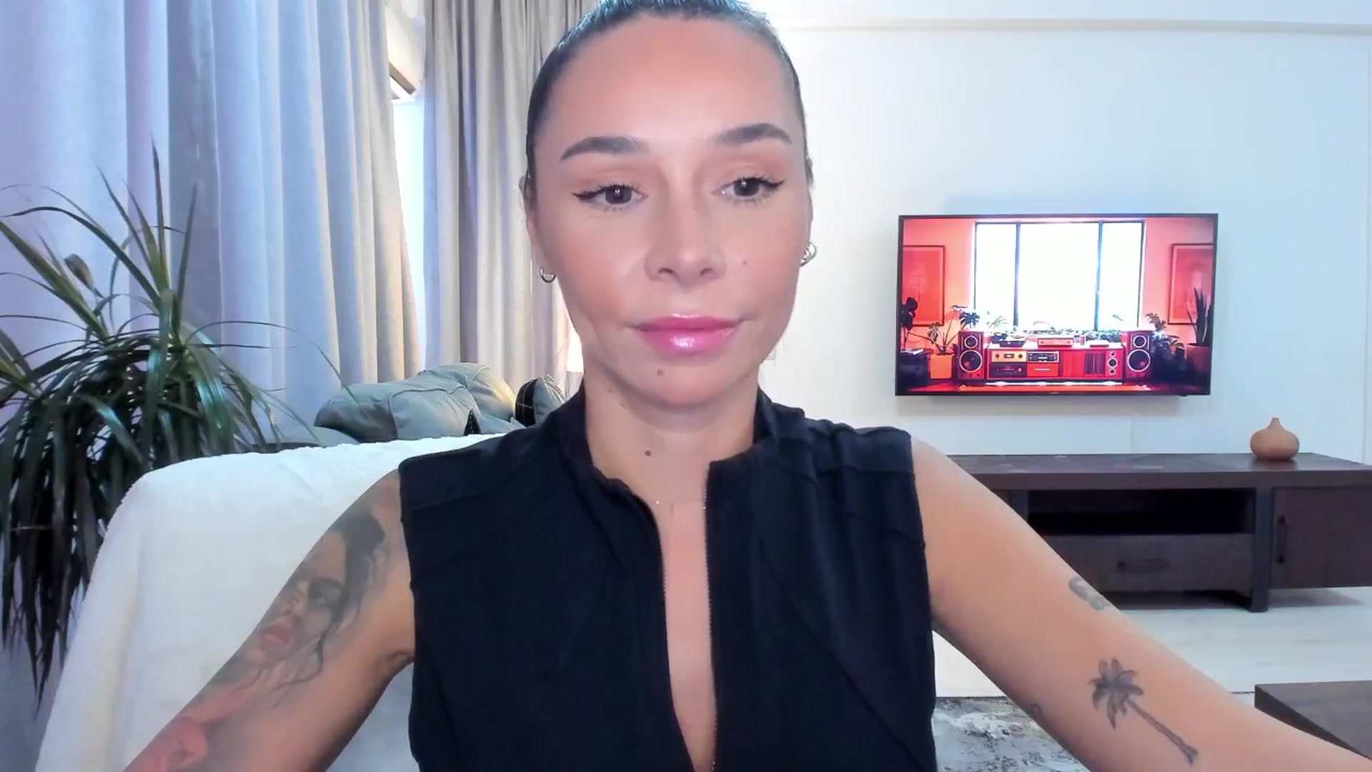 Gallery image thumbnail from beatricebae's myfreecams stream on, 09/15/2025, 15:18 image 13 of 20