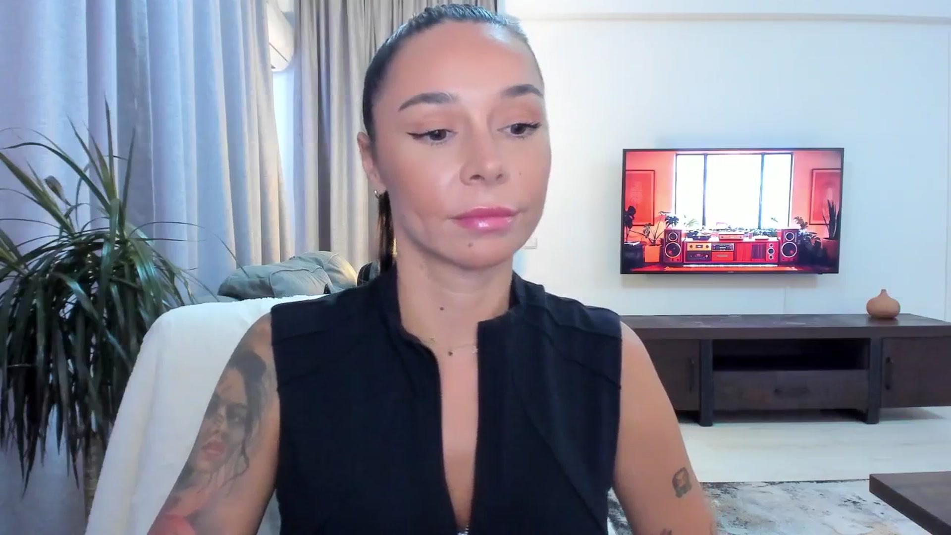 Gallery image thumbnail from beatricebae's myfreecams stream on, 09/15/2025, 15:18 image 20 of 20