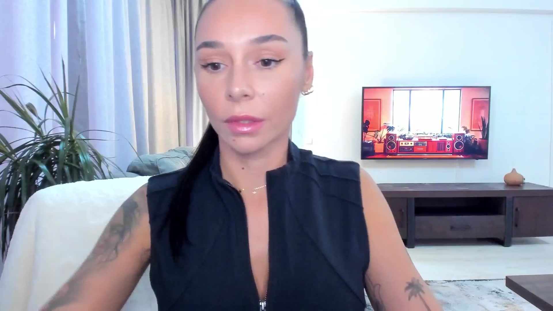 Gallery image thumbnail from beatricebae's myfreecams stream on, 09/15/2025, 15:18 image 6 of 20