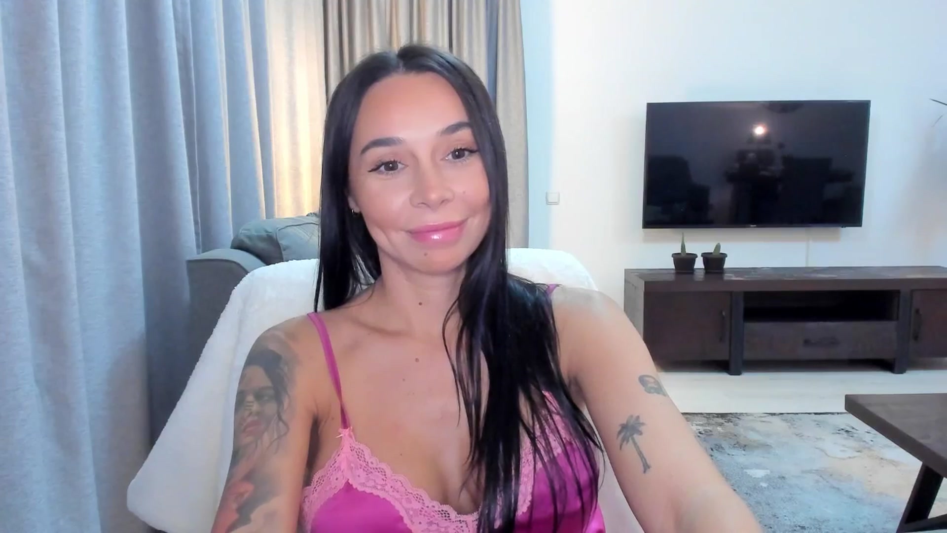 Gallery image thumbnail from beatricebae's myfreecams stream on, 10/06/2025, 15:42 image 18 of 20