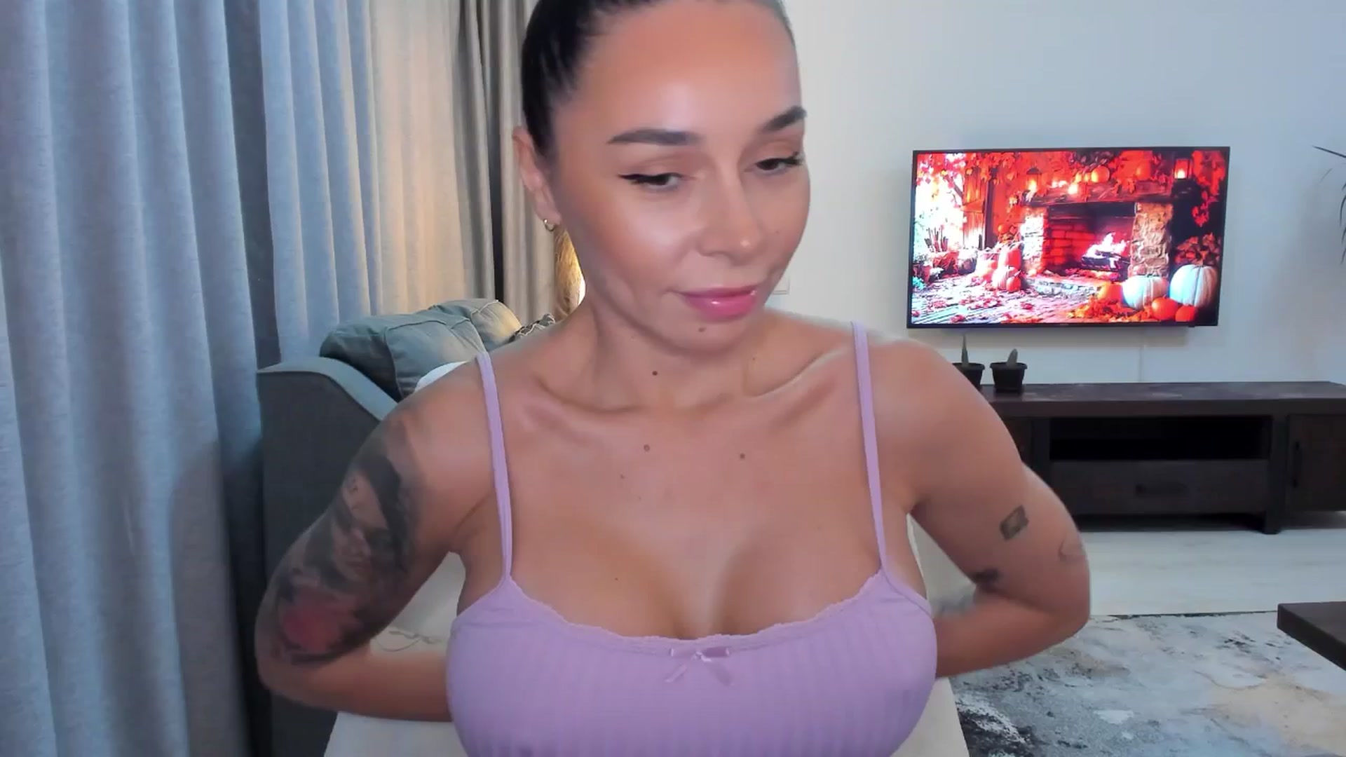 Gallery image thumbnail from beatricebae's myfreecams stream on, 10/07/2025, 14:16 image 18 of 20
