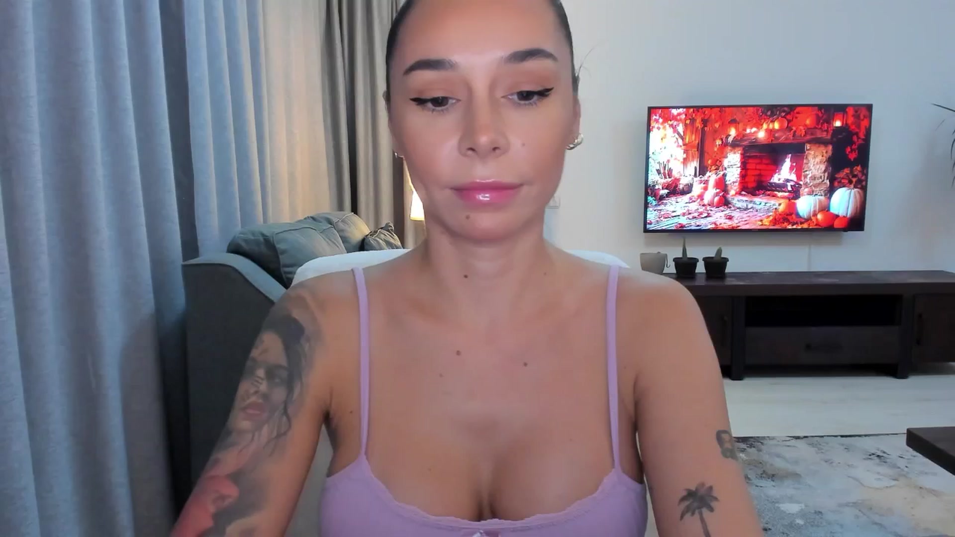 Gallery image thumbnail from beatricebae's myfreecams stream on, 10/07/2025, 14:16 image 15 of 20